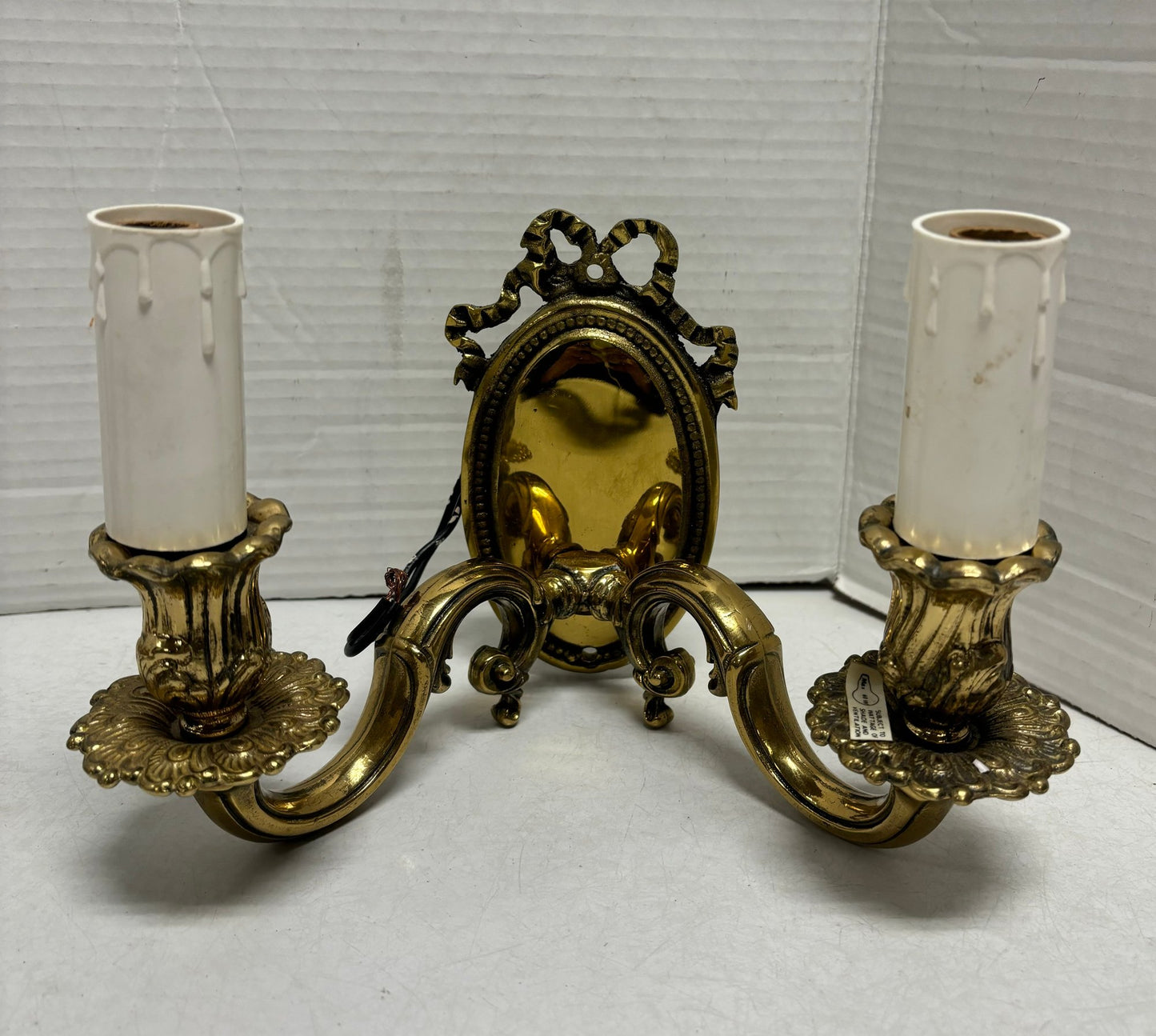 Vintage Pair Of Lovely Bronze Wall Sconces (1/3)