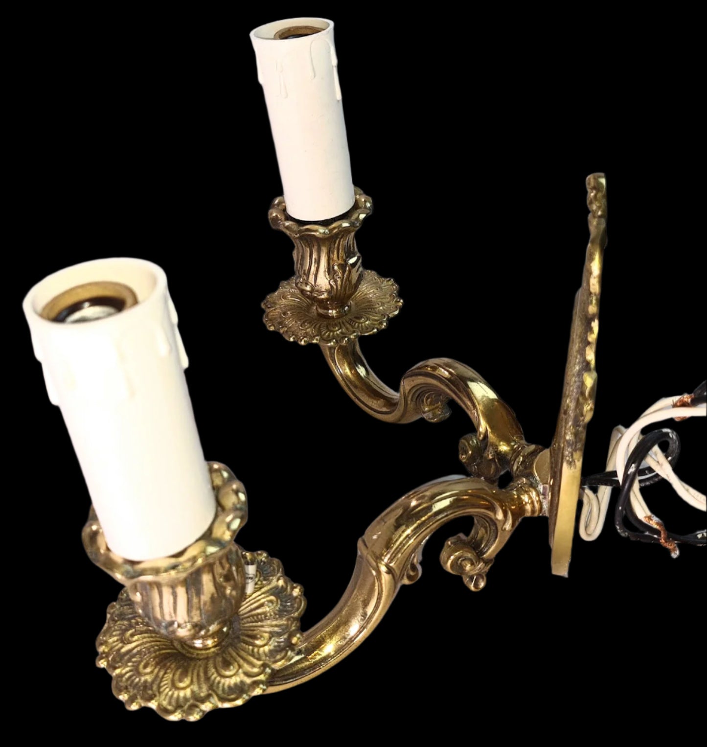 Vintage Pair Of Lovely Bronze Wall Sconces (1/3)