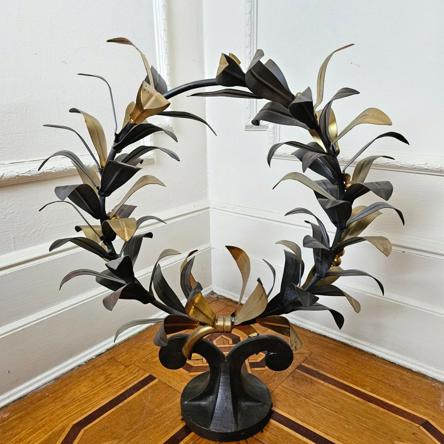 Vintage Large And Heavy Bronze Metal Wreath Sculpture