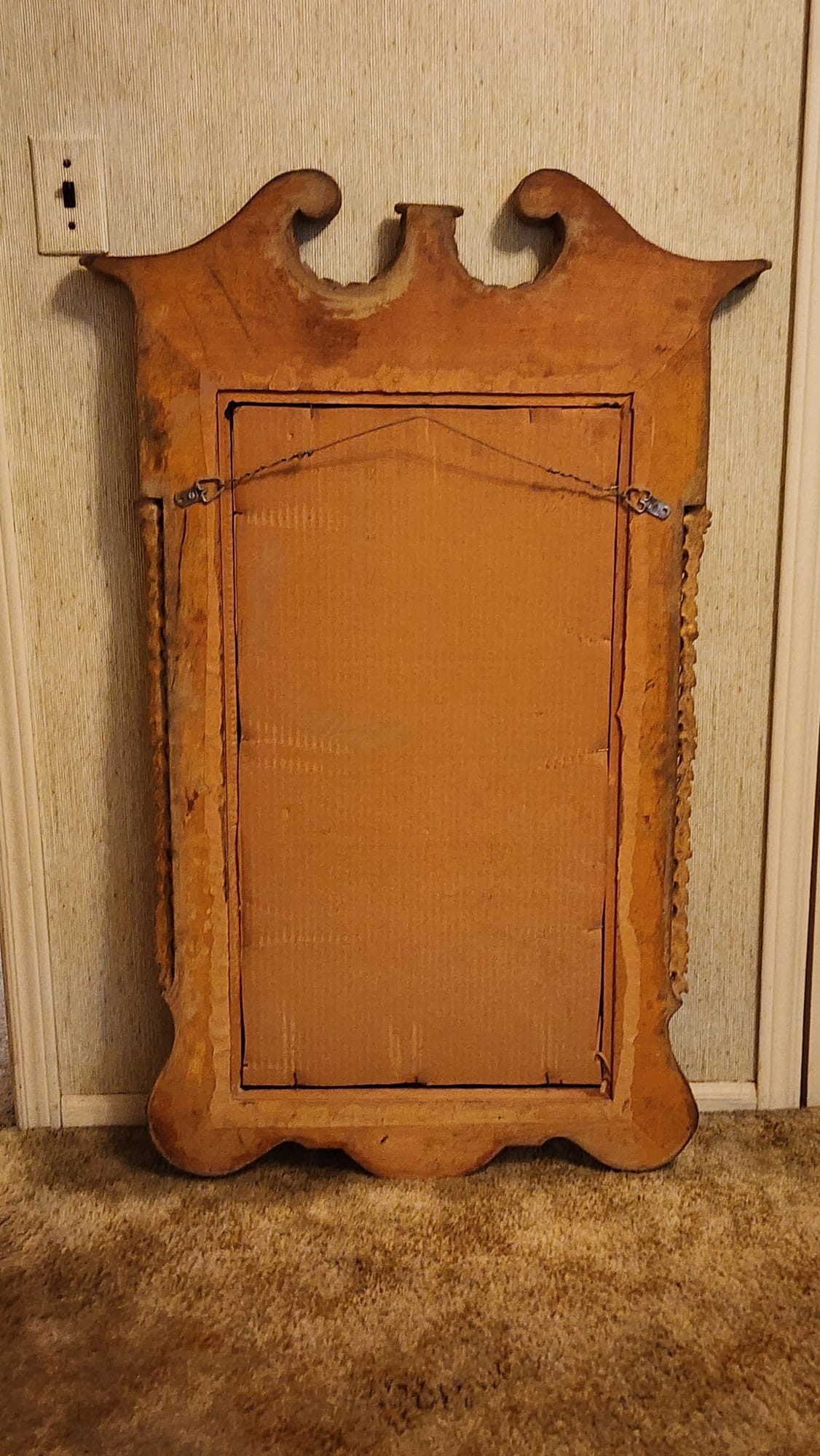 ANTIQUE GOLD GILT HAND CARVED MIRROR