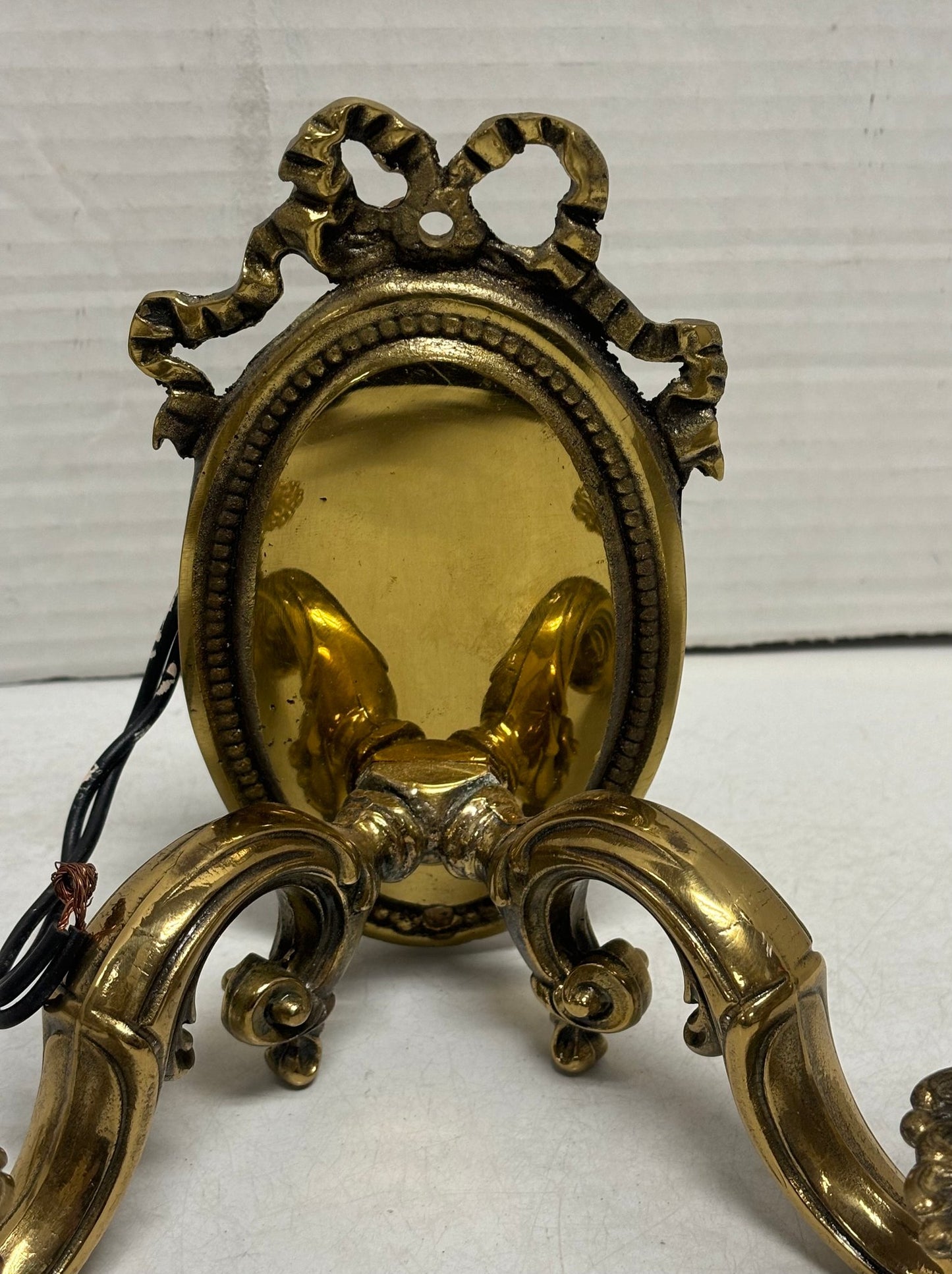 Vintage Pair Of Lovely Bronze Wall Sconces (1/3)