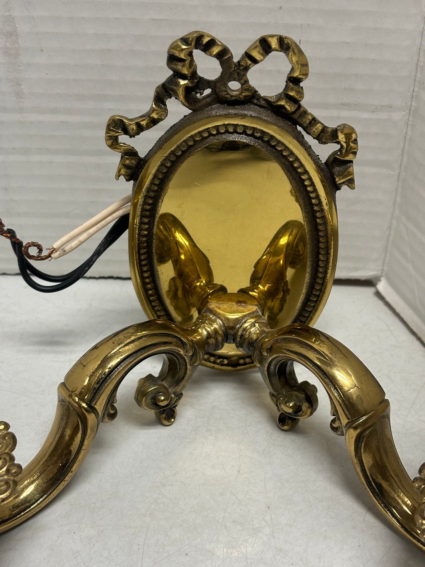 Vintage Pair Of Lovely Bronze Wall Sconces (2/3)