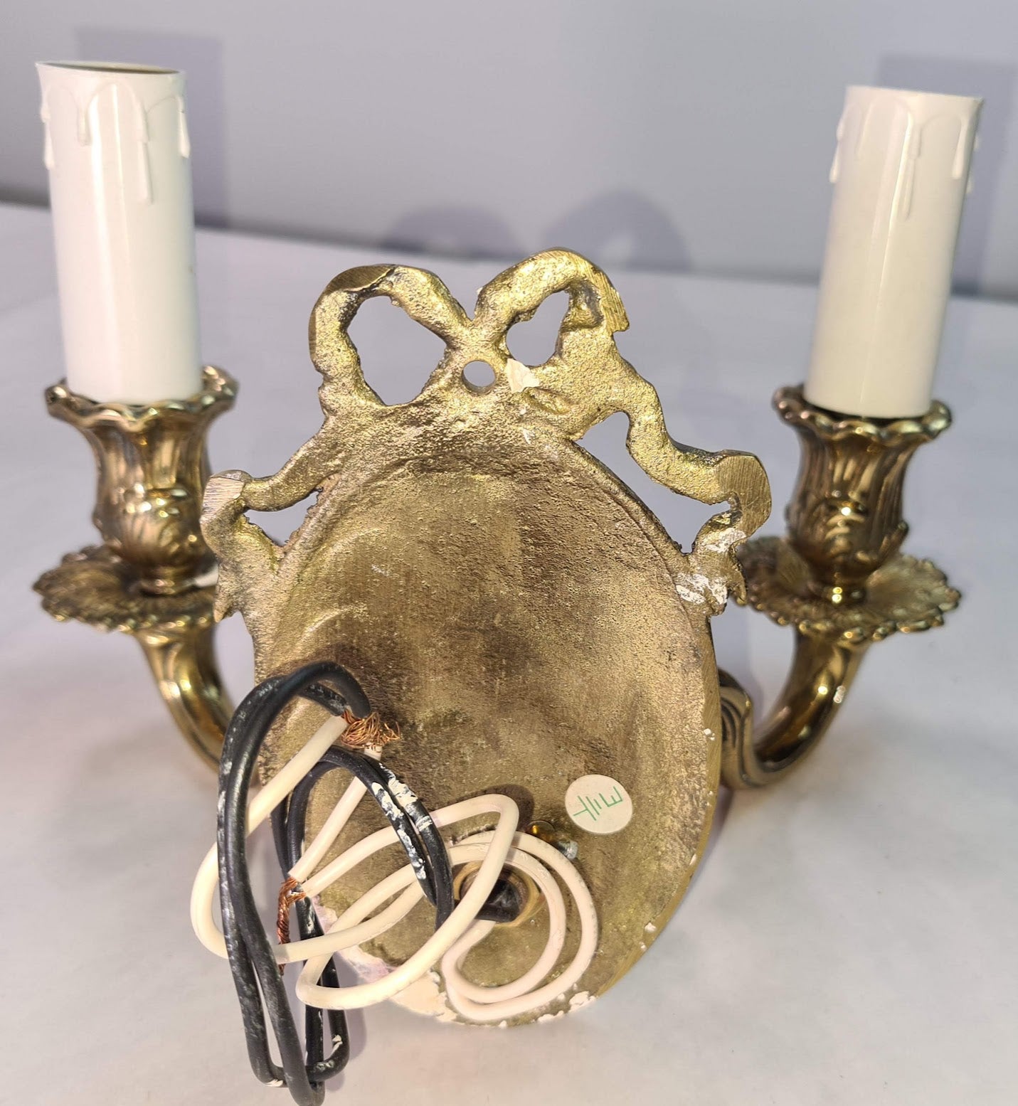 Vintage Pair Of Lovely Bronze Wall Sconces (1/3)