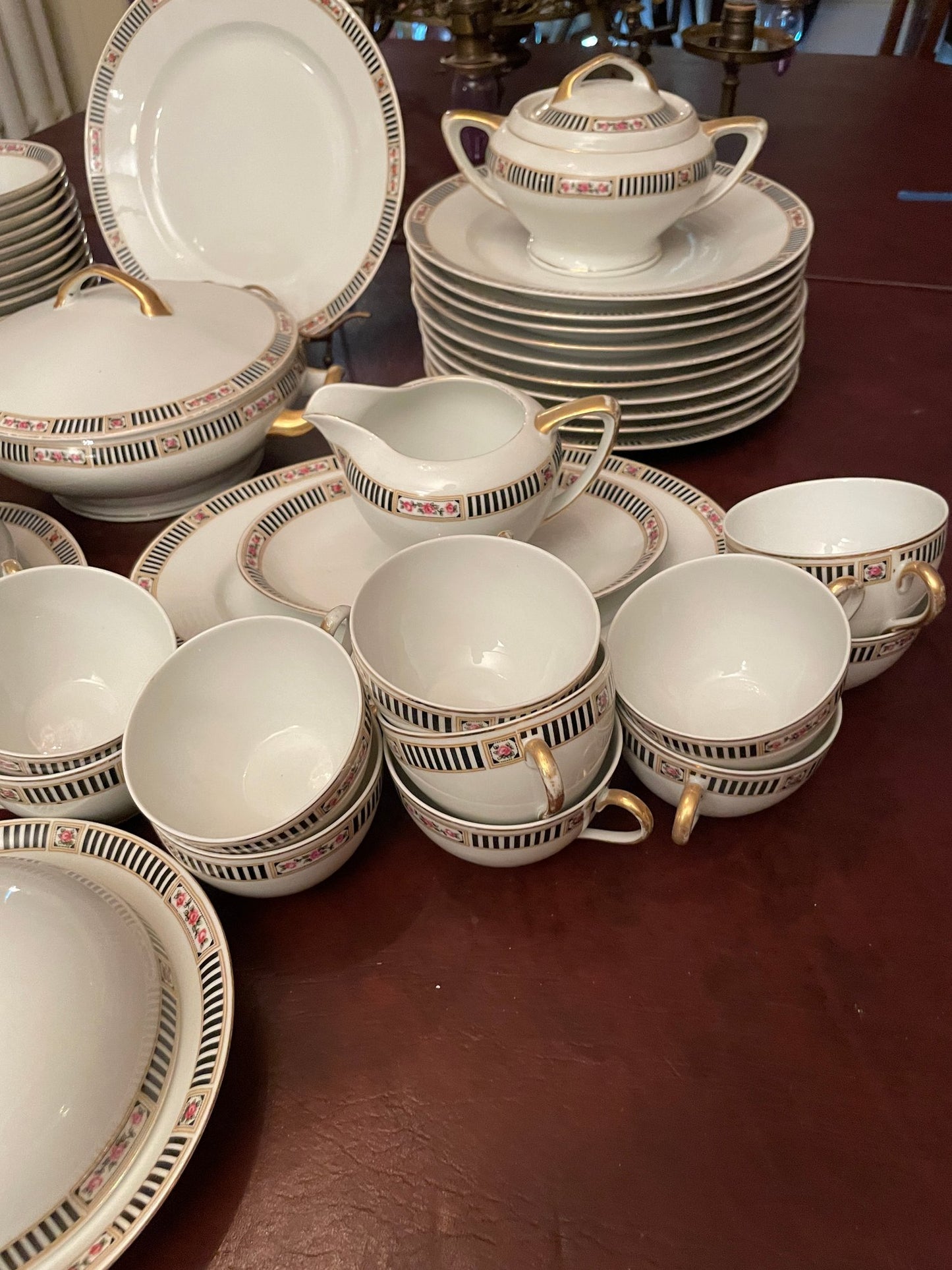 Czechoslovakia- Victorina China Set For 12 , 7pps And 88 Pieces In Total