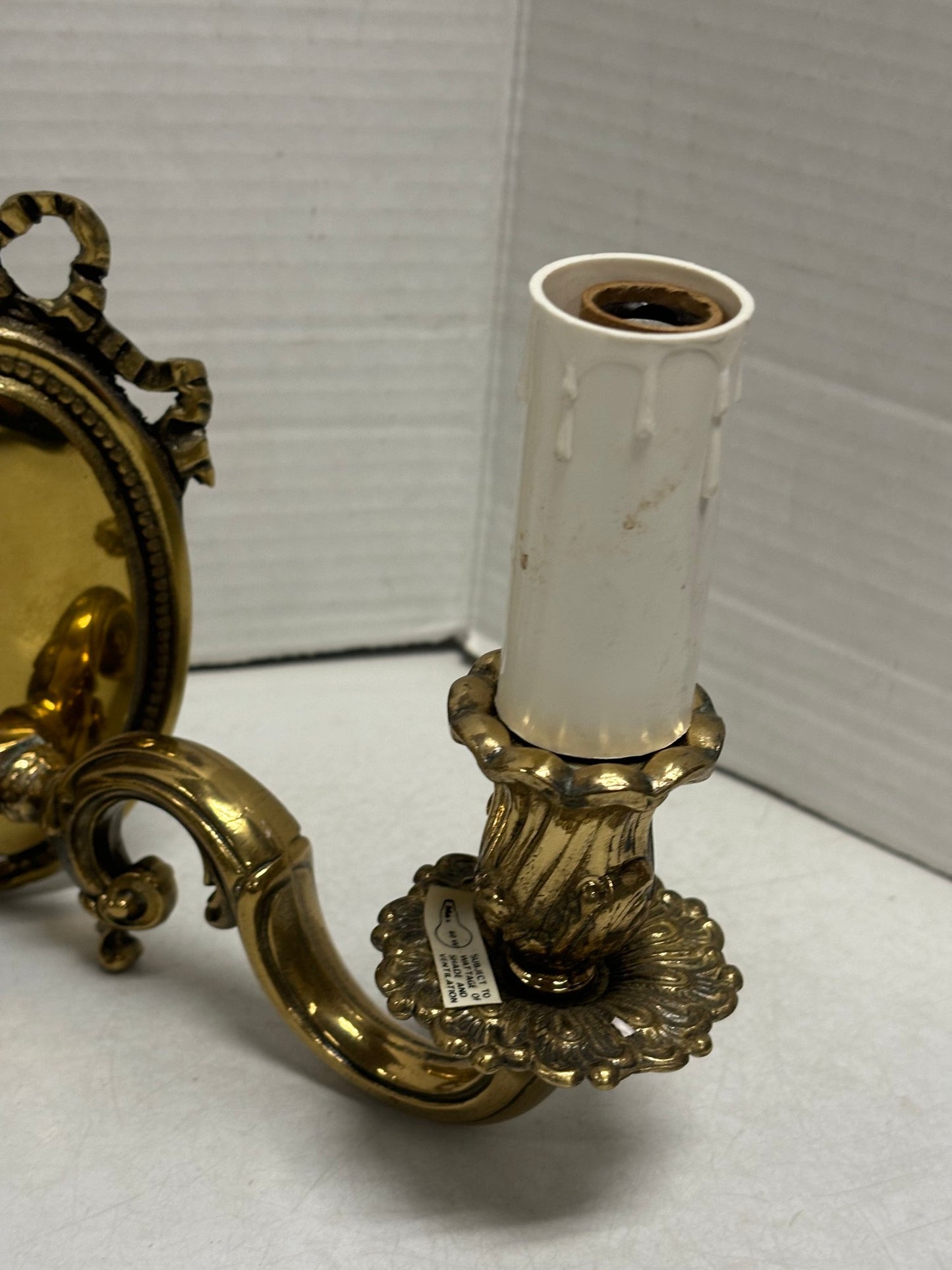 Vintage Pair Of Lovely Bronze Wall Sconces (1/3)