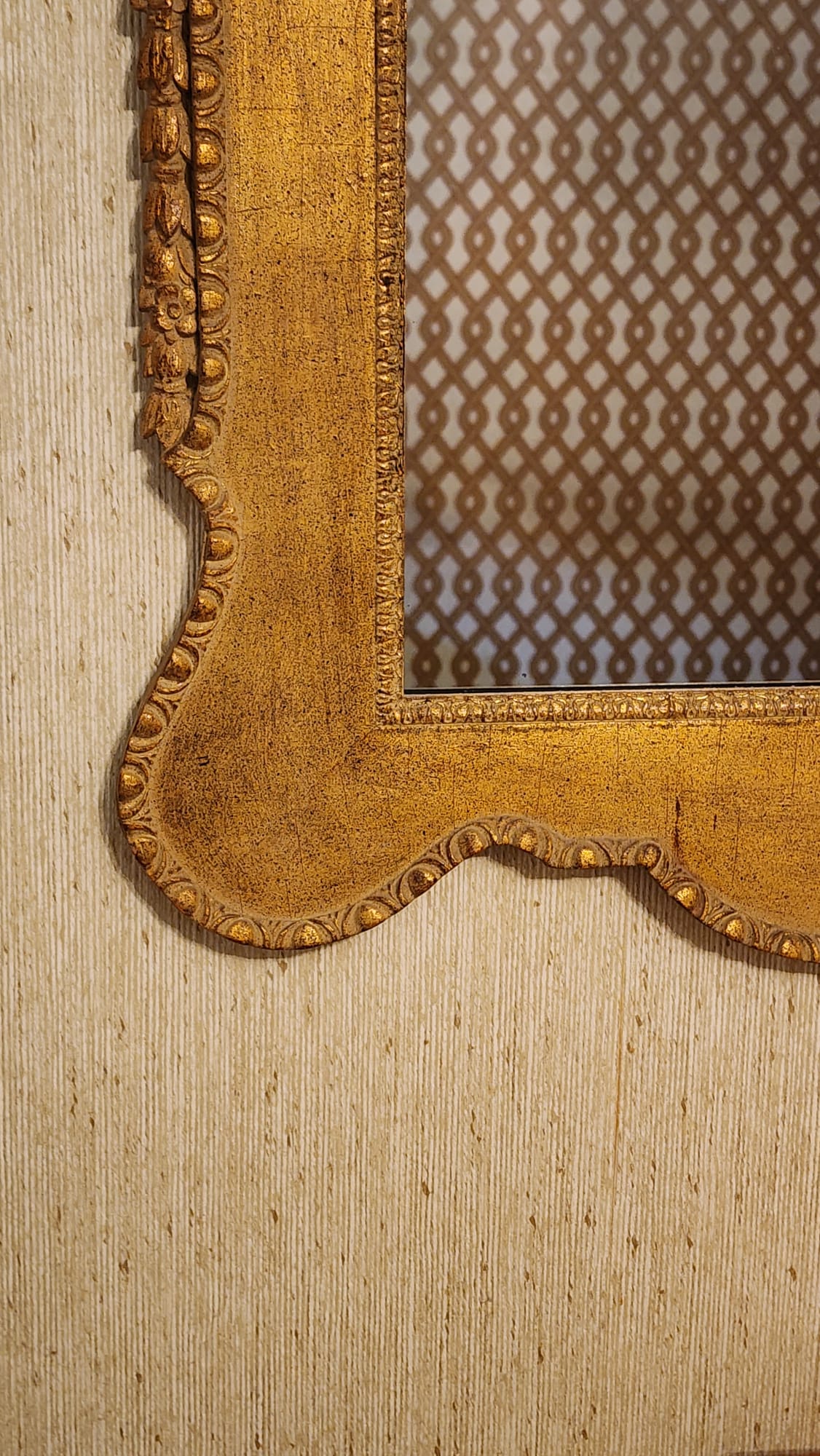 ANTIQUE GOLD GILT HAND CARVED MIRROR