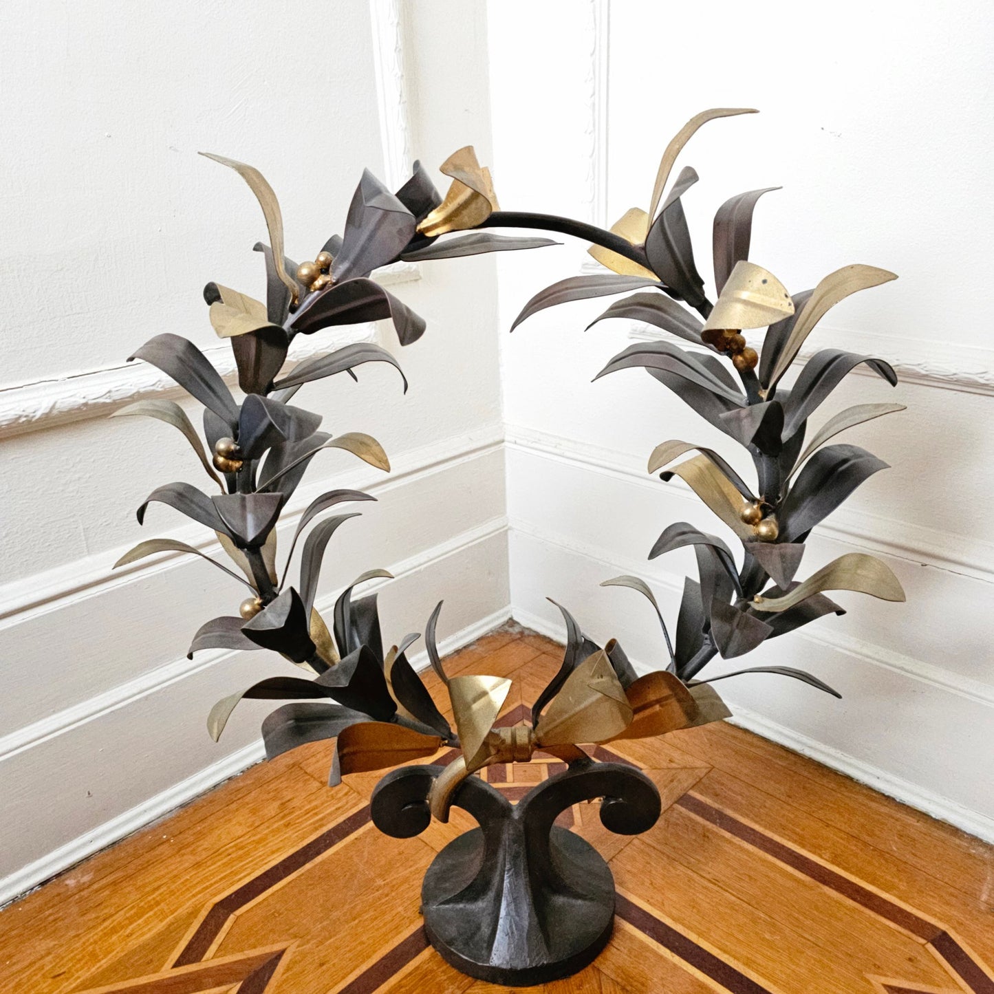Vintage Large And Heavy Bronze Metal Wreath Sculpture