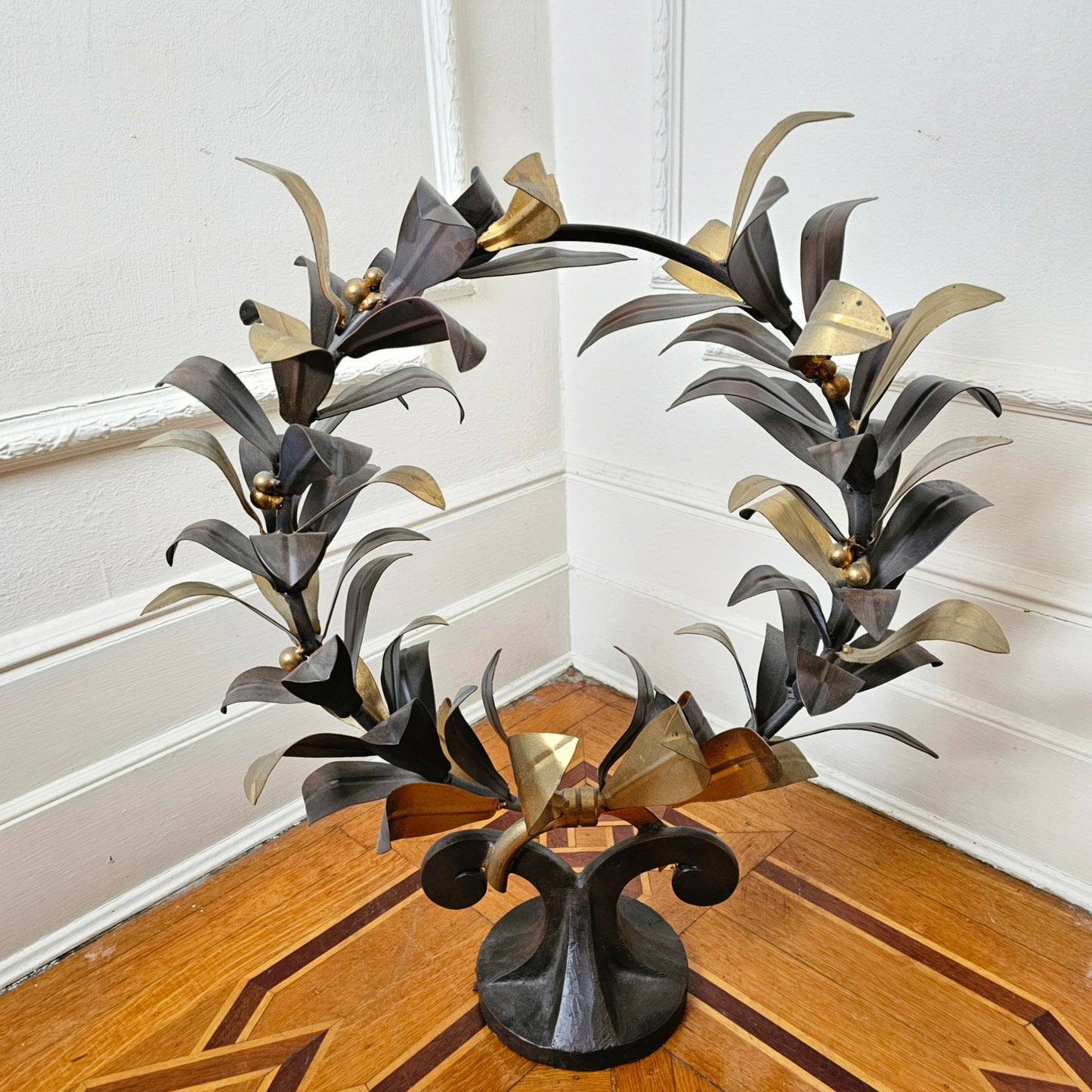 Vintage Large And Heavy Bronze Metal Wreath Sculpture