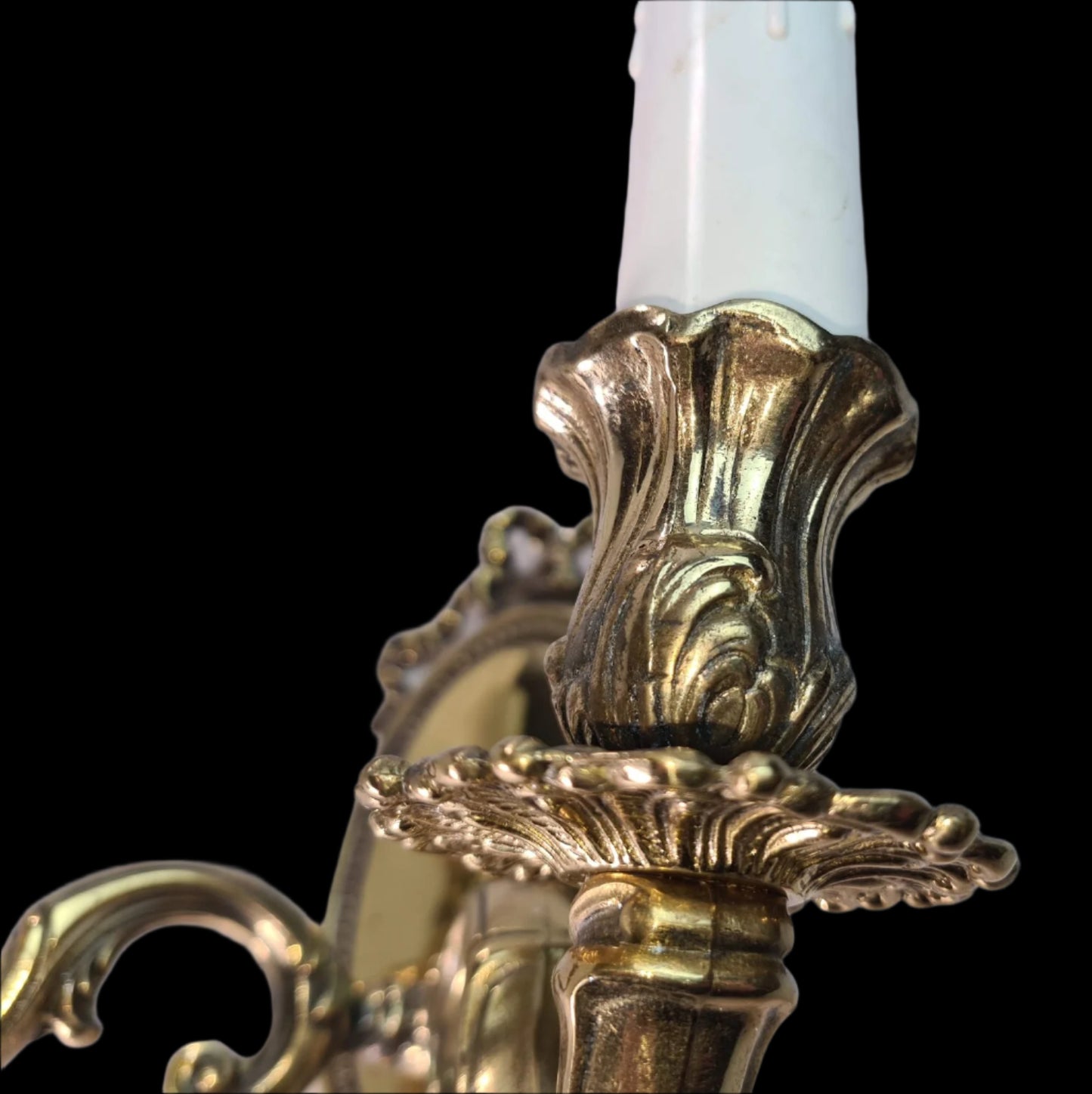 Vintage Pair Of Lovely Bronze Wall Sconces (1/3)