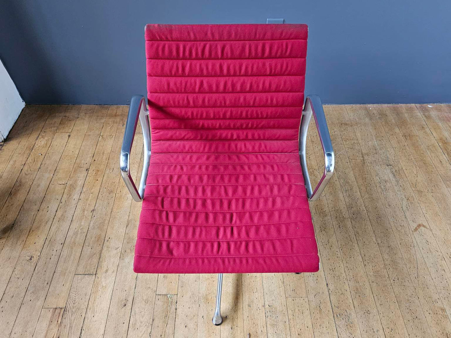 Original Charles & Ray Eames Herman Miller Aluminum Group Arm Chair