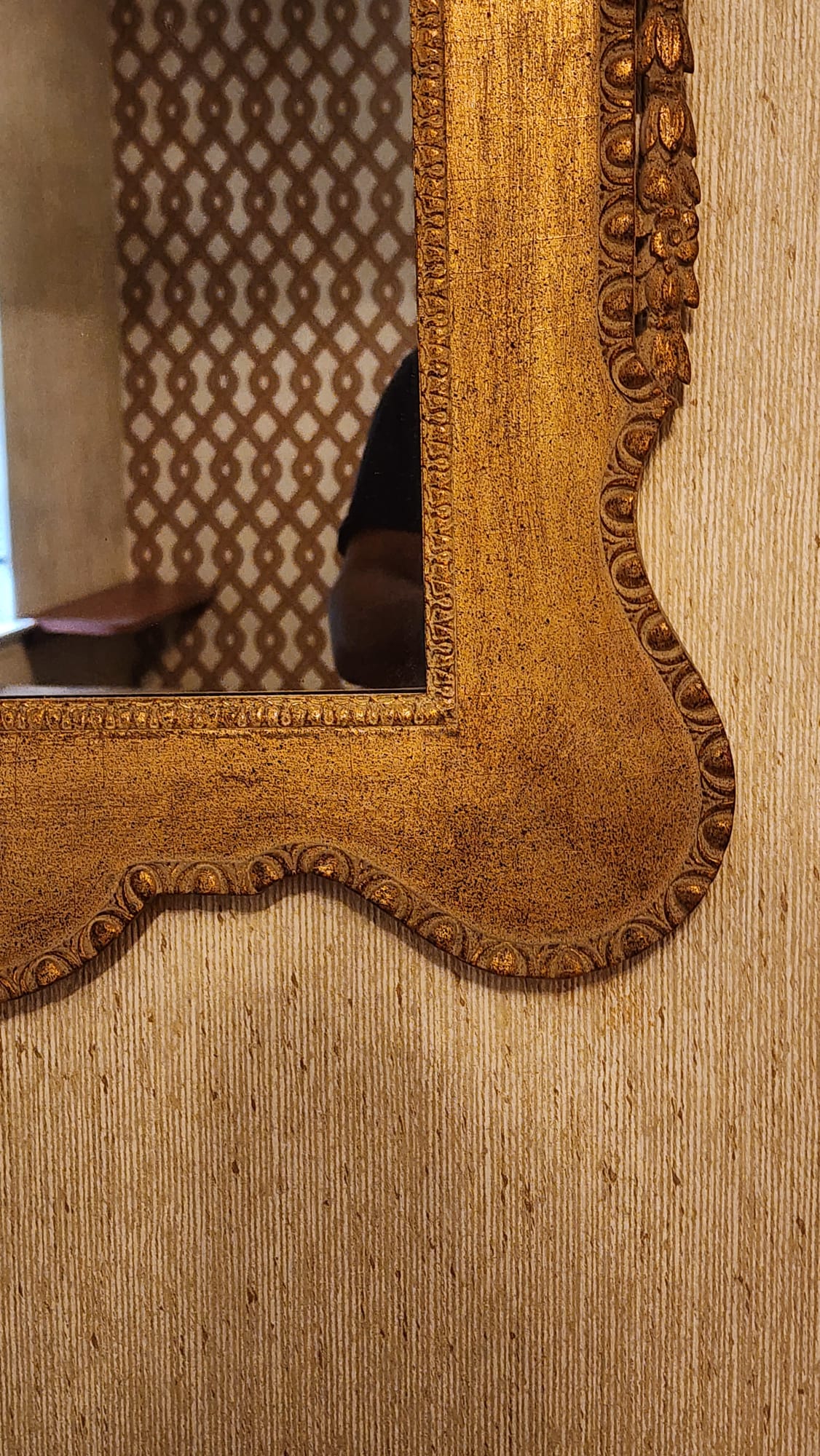 ANTIQUE GOLD GILT HAND CARVED MIRROR