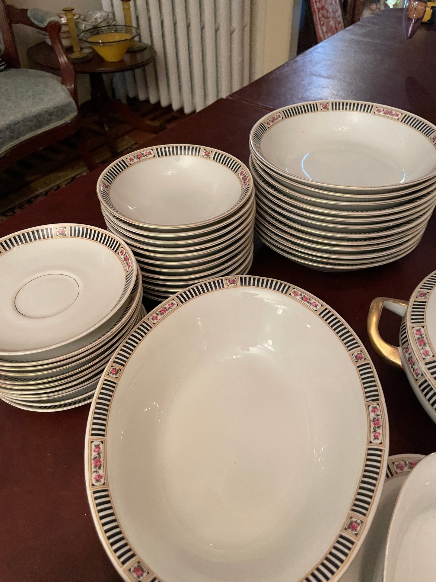 Czechoslovakia- Victorina China Set For 12 , 7pps And 88 Pieces In Total