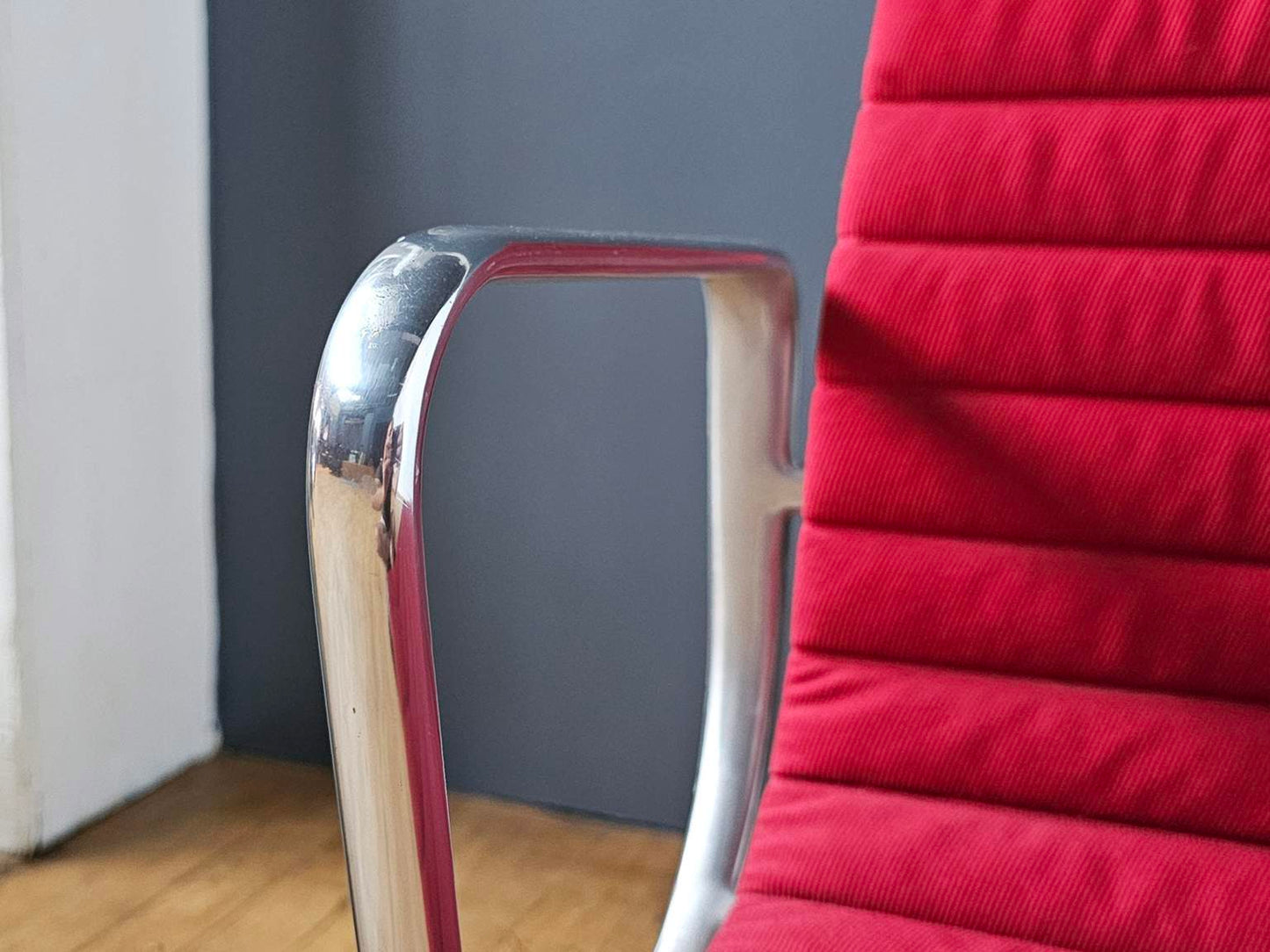 Original Charles & Ray Eames Herman Miller Aluminum Group Arm Chair