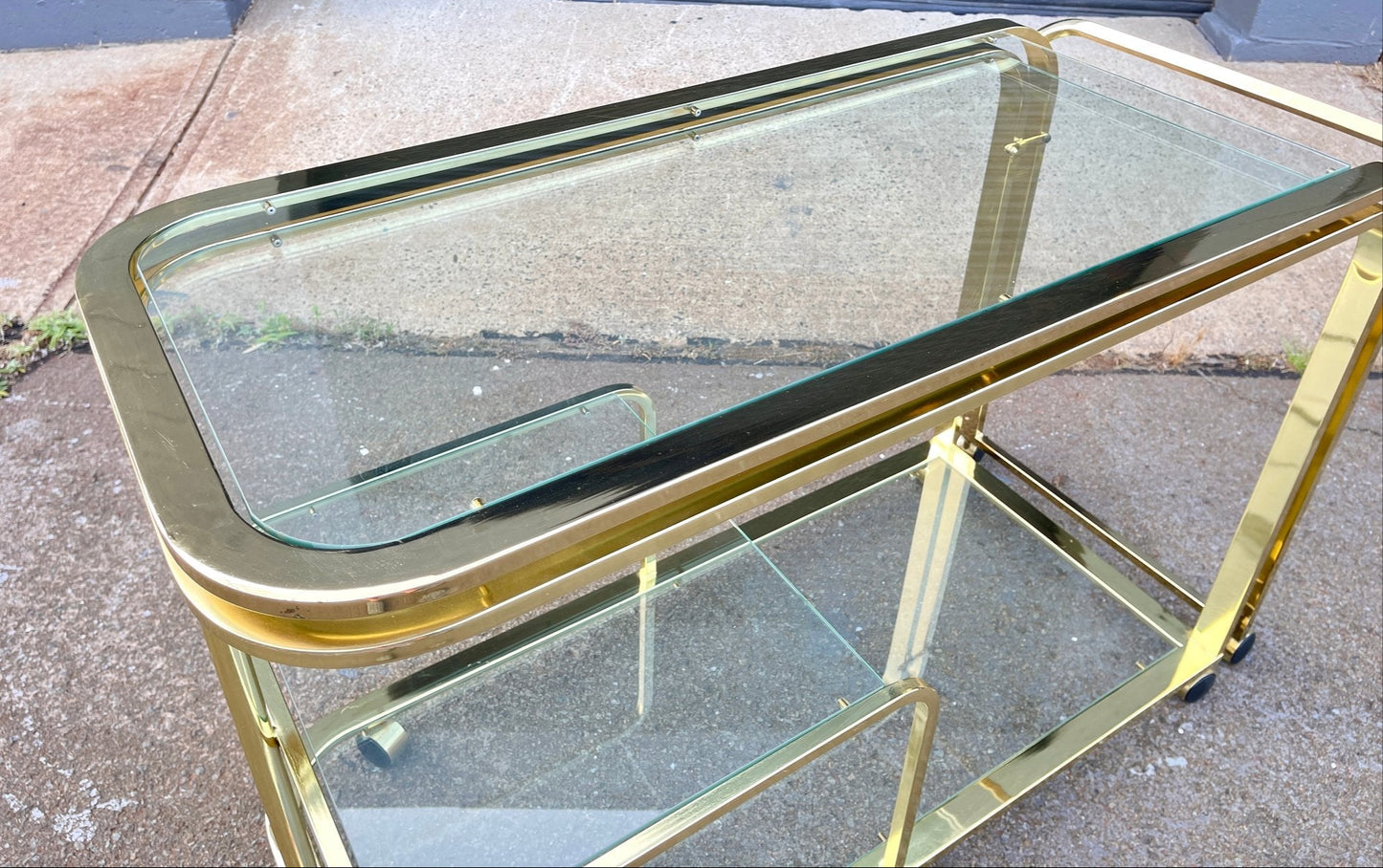 Vintage Milo Baughman Brass And Glass Expandable Bar Tea serving Cart for DIA
