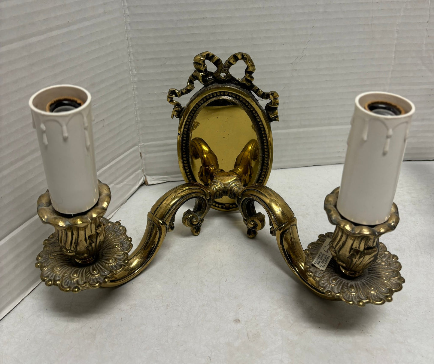Vintage Pair Of Lovely Bronze Wall Sconces (2/3)
