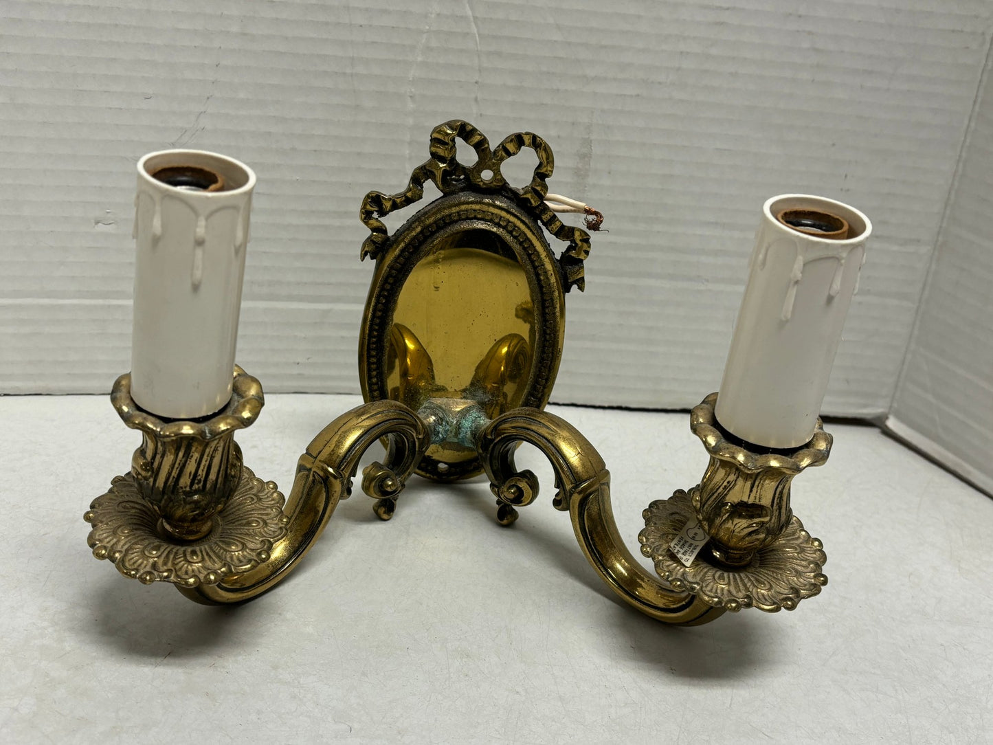 Vintage Pair Of Lovely Bronze Wall Sconces (1/3)
