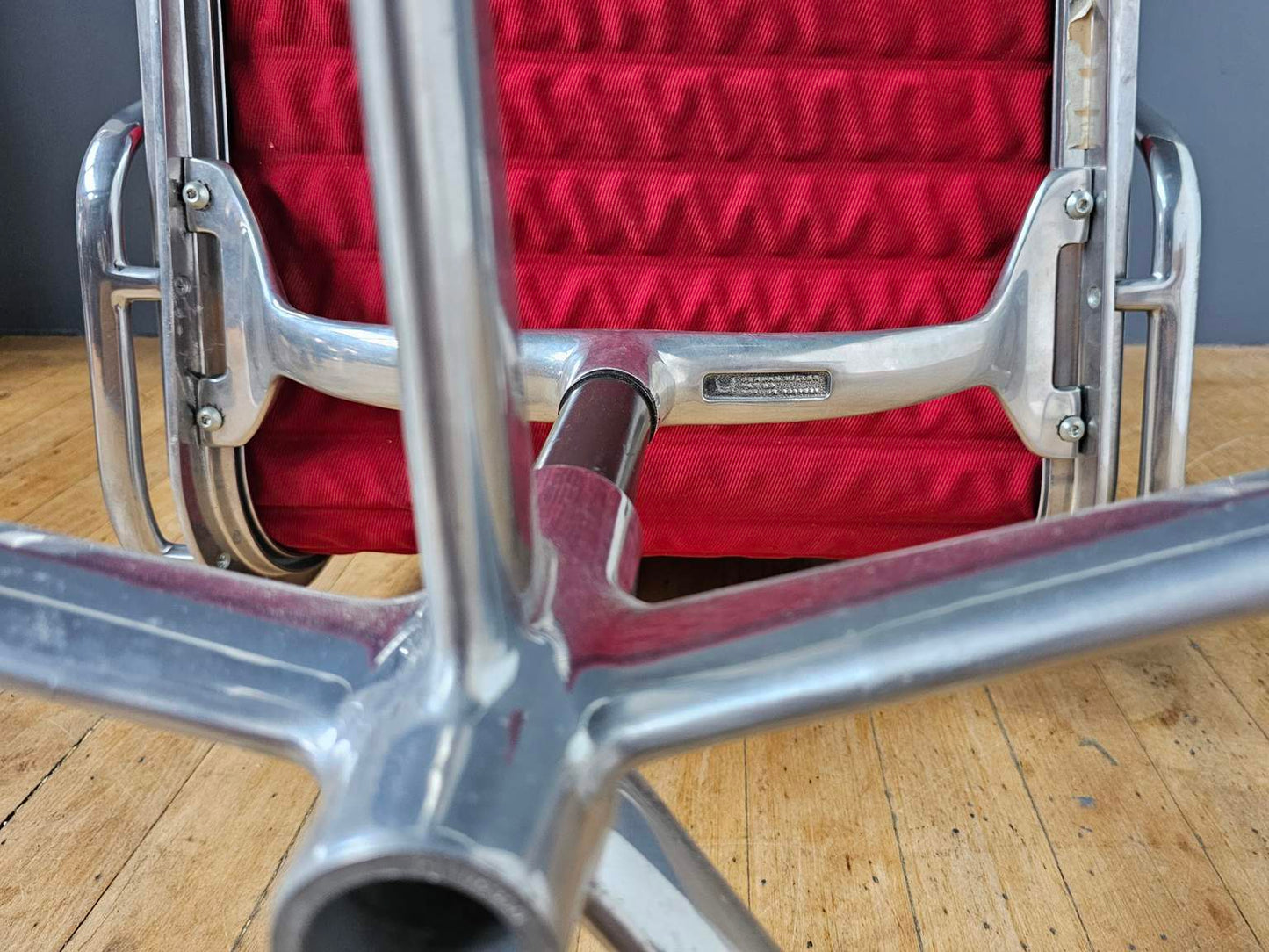 Original Charles & Ray Eames Herman Miller Aluminum Group Arm Chair