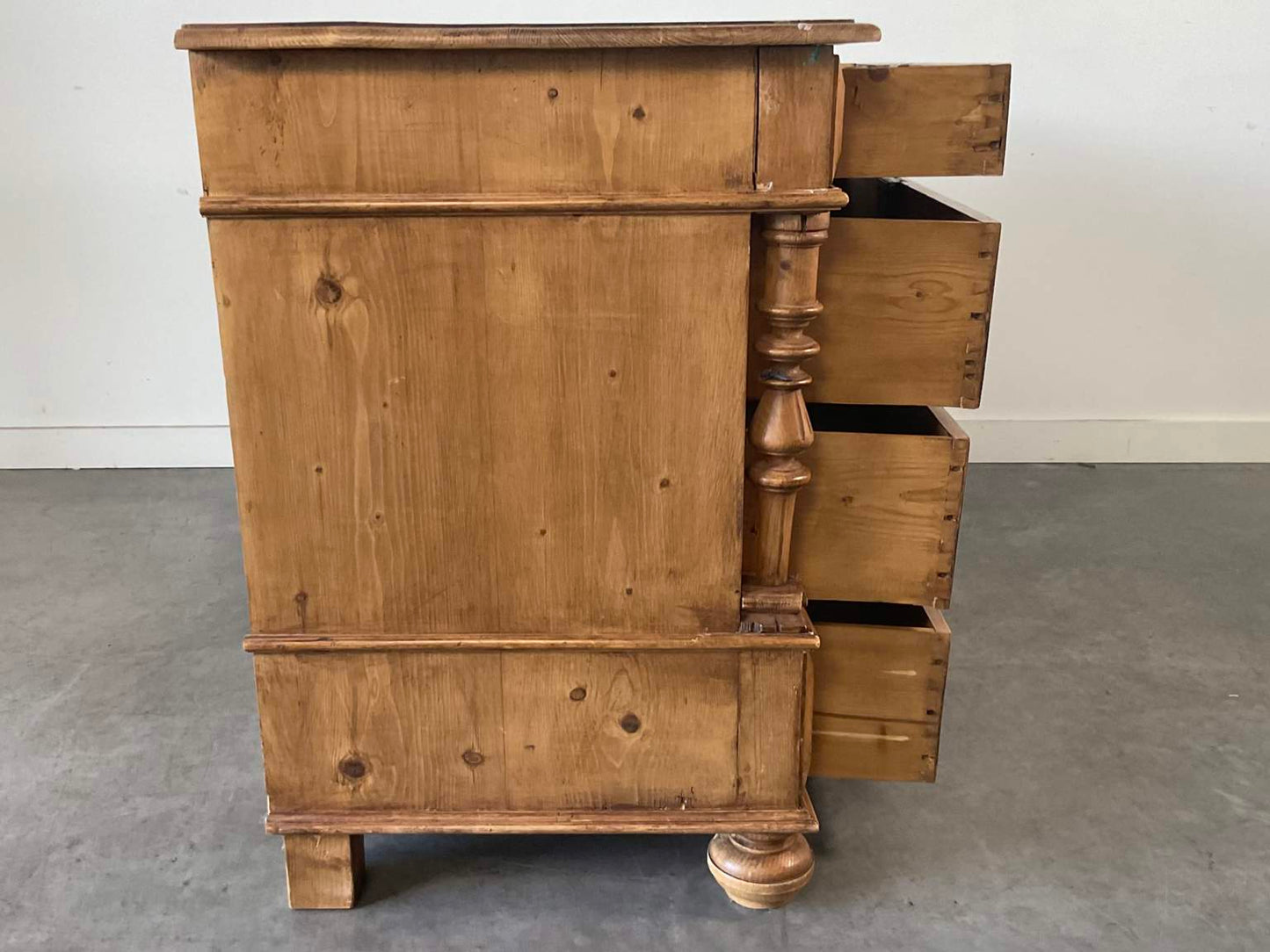 Vintage Pine Chest of Drawers