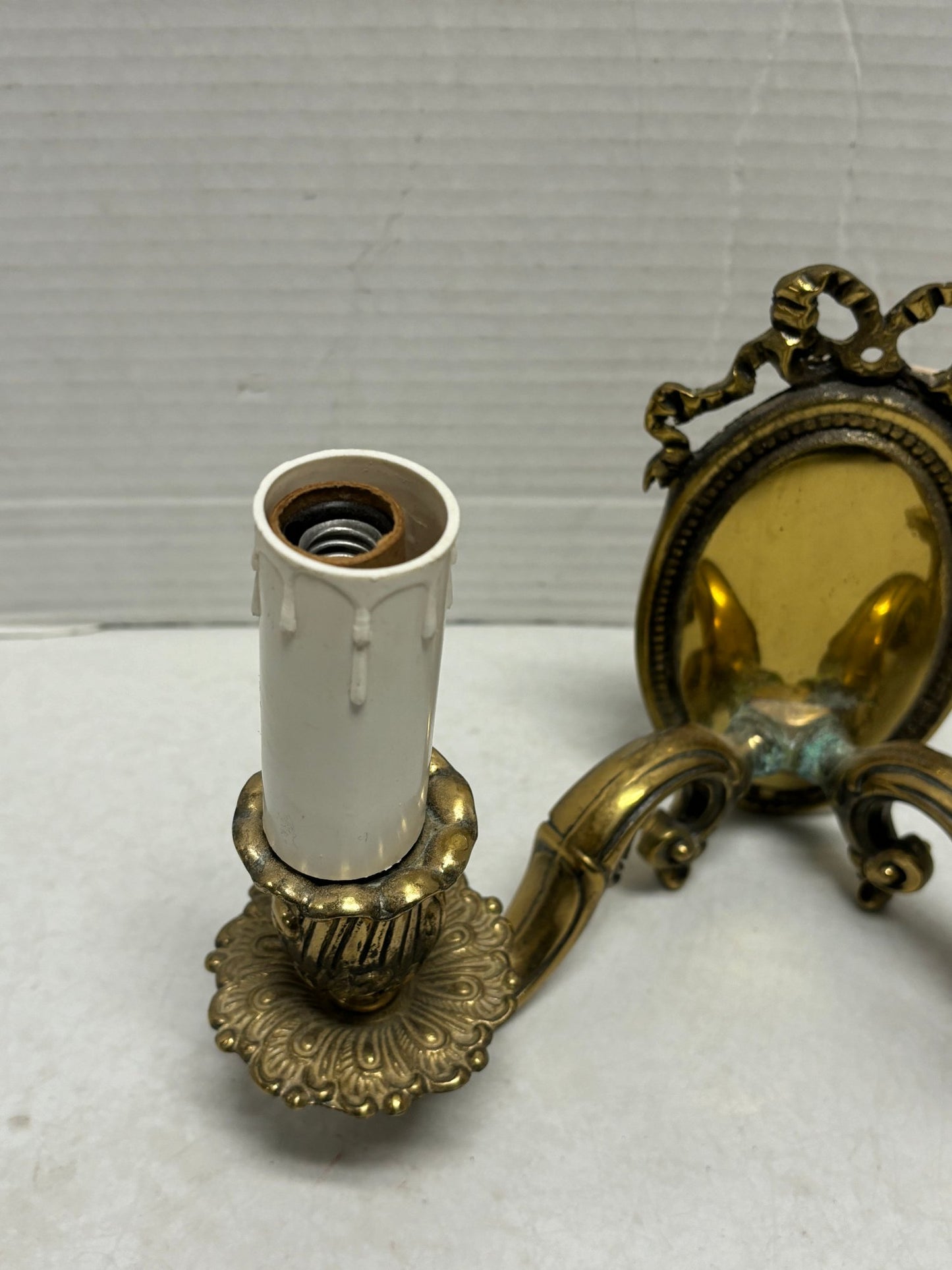 Vintage Pair Of Lovely Bronze Wall Sconces (1/3)