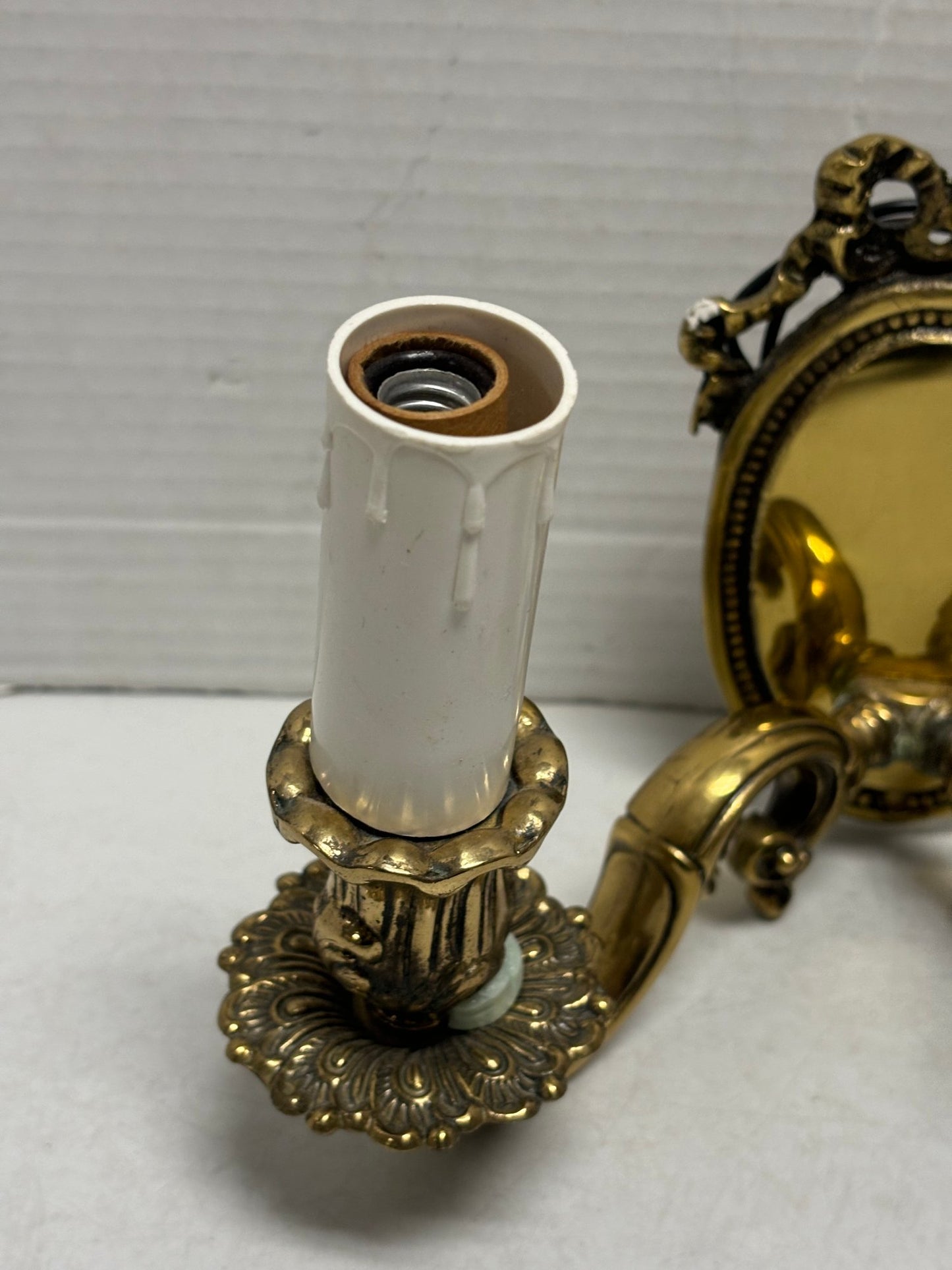 Vintage Pair Of Lovely Bronze Wall Sconces (3/3)