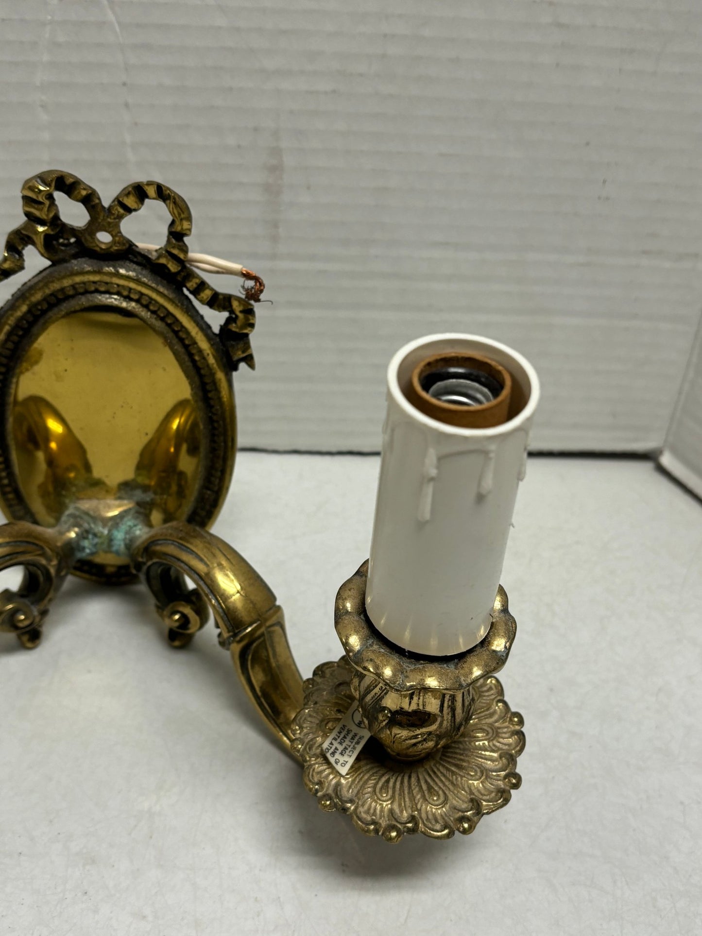 Vintage Pair Of Lovely Bronze Wall Sconces (1/3)