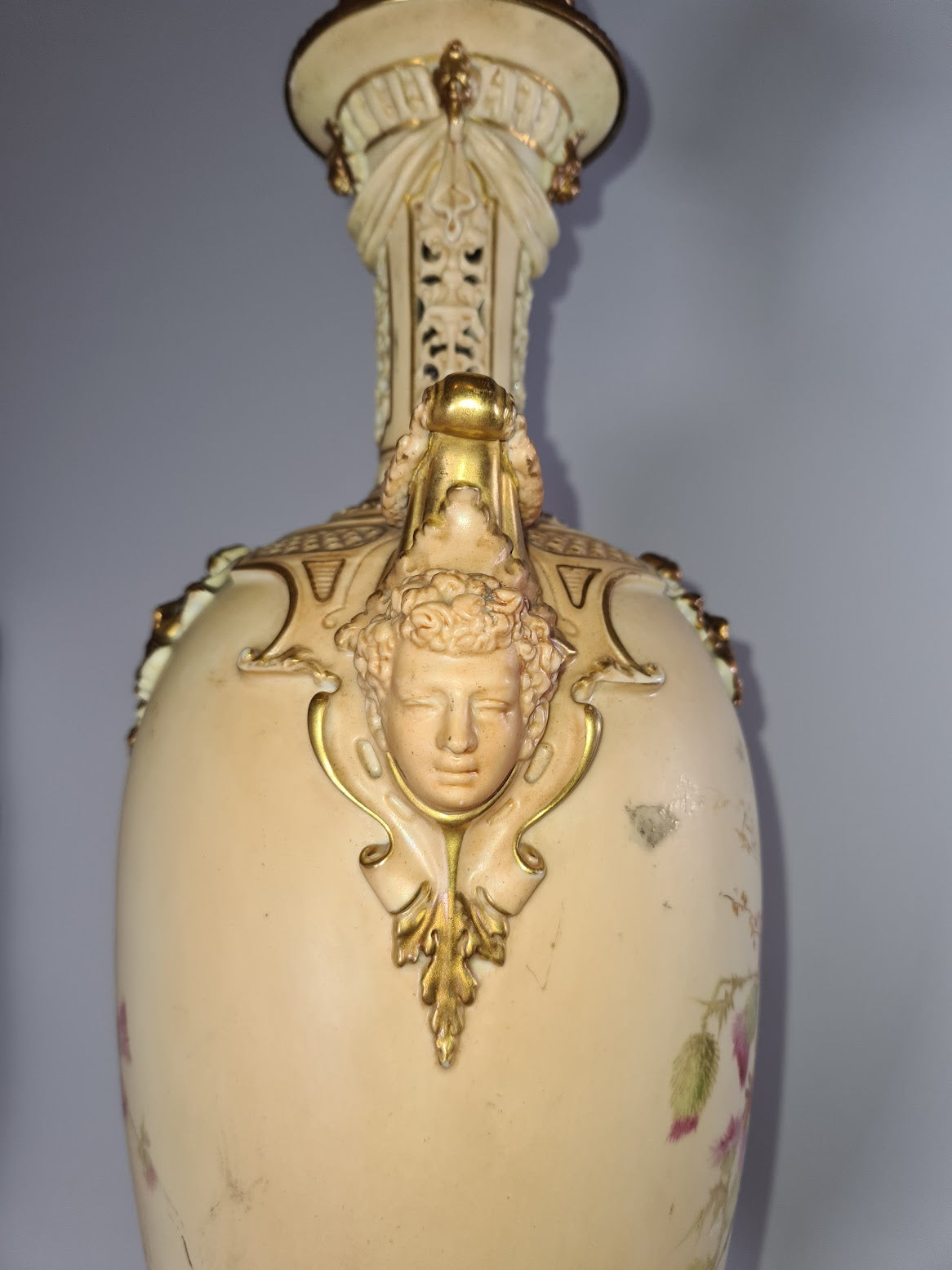 Royal Worchester Urn c. 1875