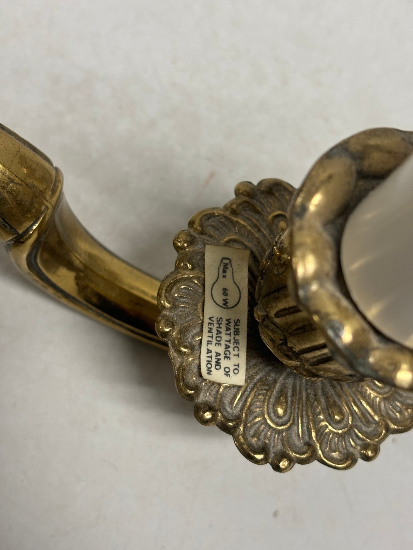 Vintage Pair Of Lovely Bronze Wall Sconces (2/3)