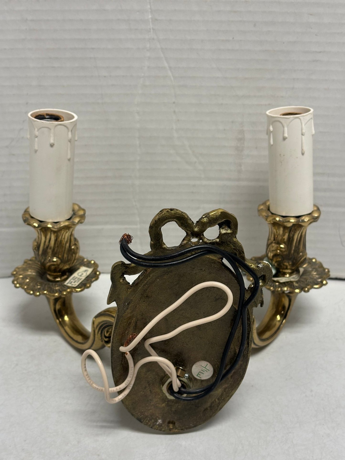 Vintage Pair Of Lovely Bronze Wall Sconces (3/3)