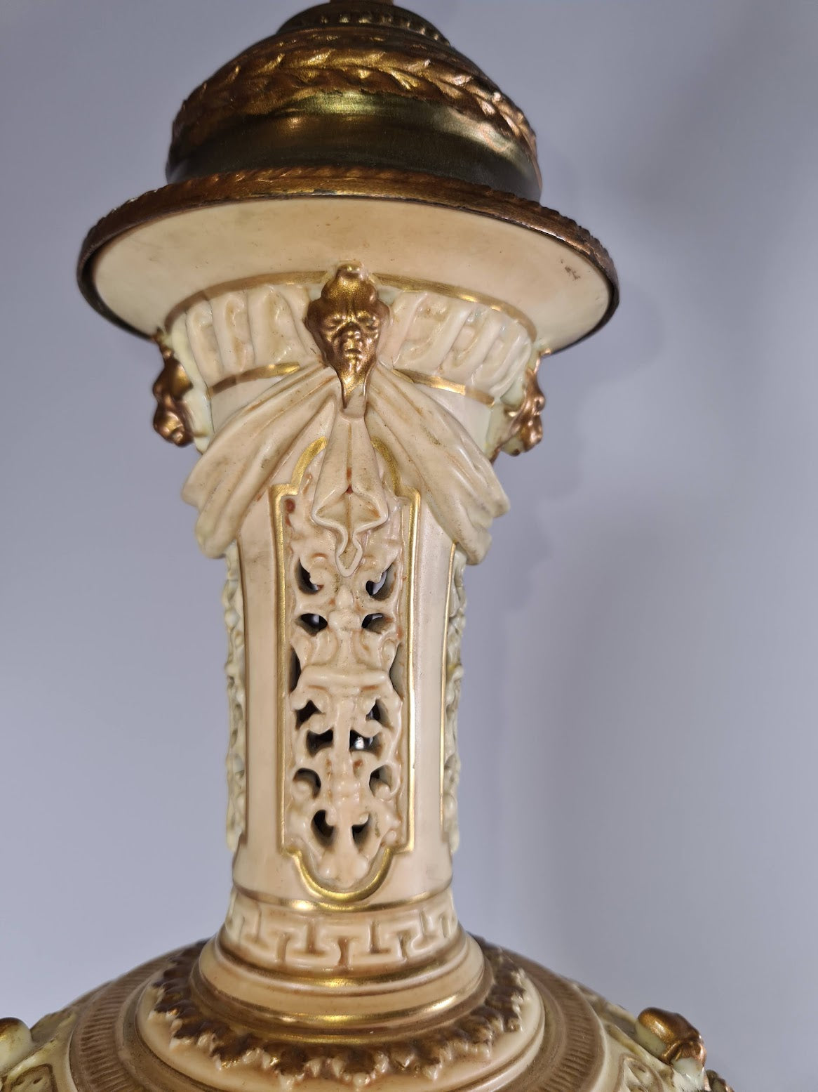 Royal Worchester Urn c. 1875