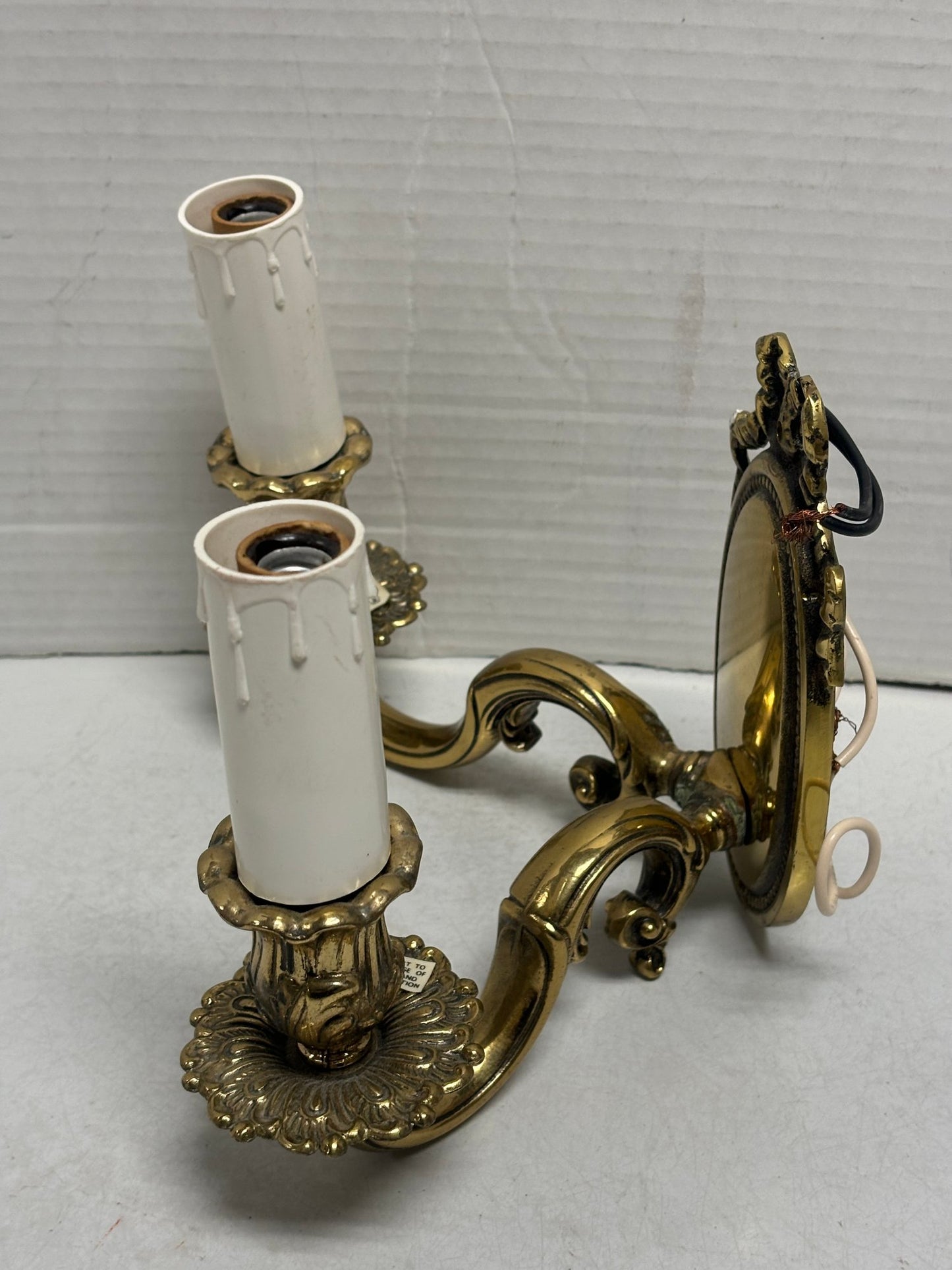 Vintage Pair Of Lovely Bronze Wall Sconces (3/3)