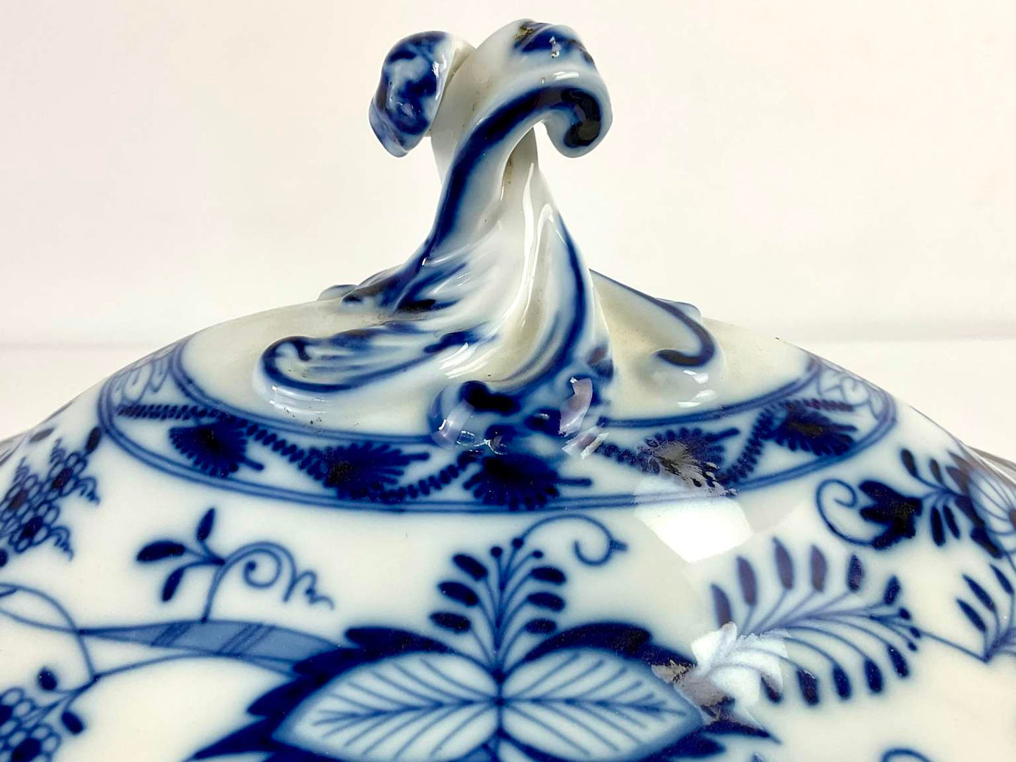 Antique Carl Teichert Meissen Blue Onion Porcelain Tureen