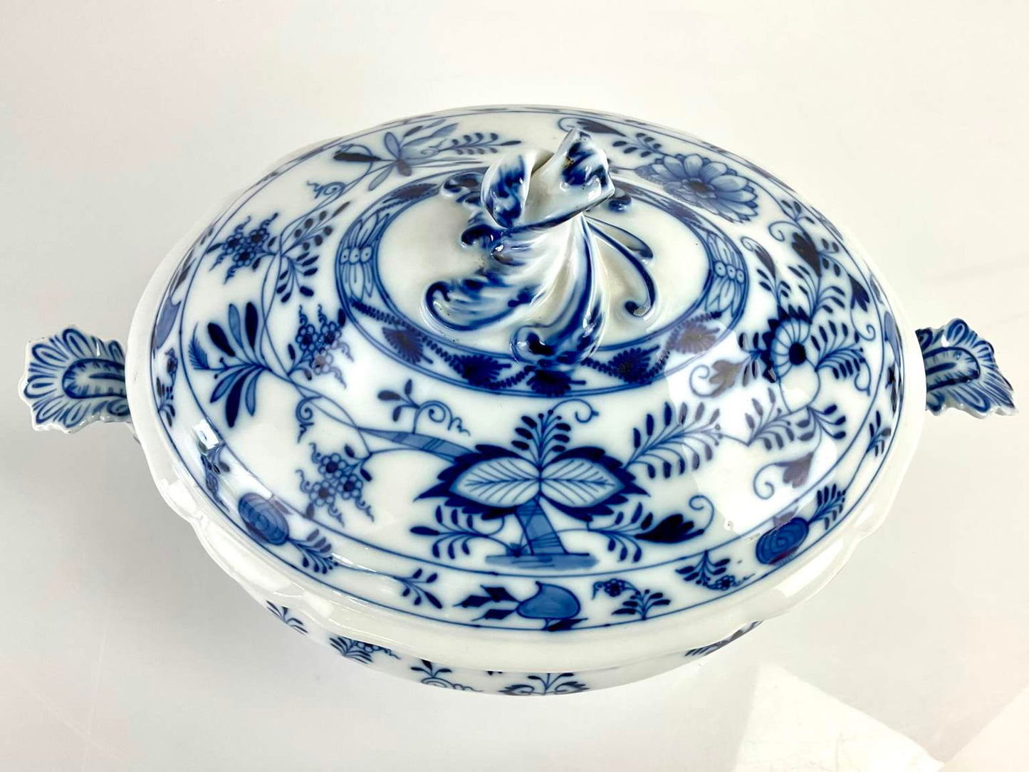 Antique Carl Teichert Meissen Blue Onion Porcelain Tureen