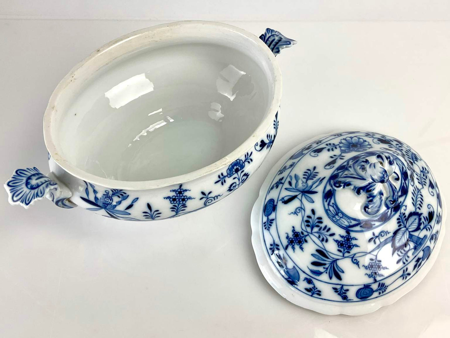 Antique Carl Teichert Meissen Blue Onion Porcelain Tureen