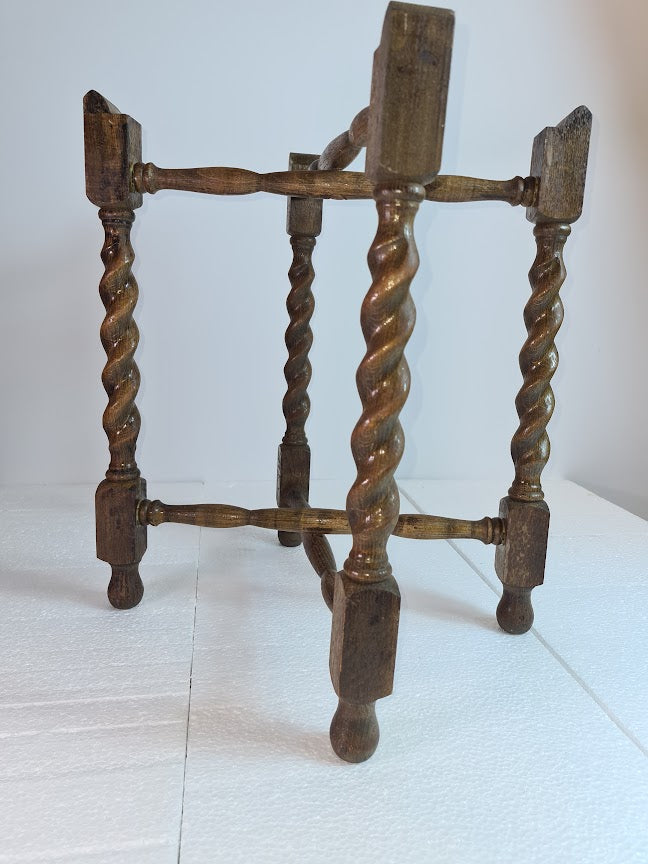 1980s Rare and Distinct Handcrafted Onyx and Marble Chess Set on Jacobean Style Wooden Frame