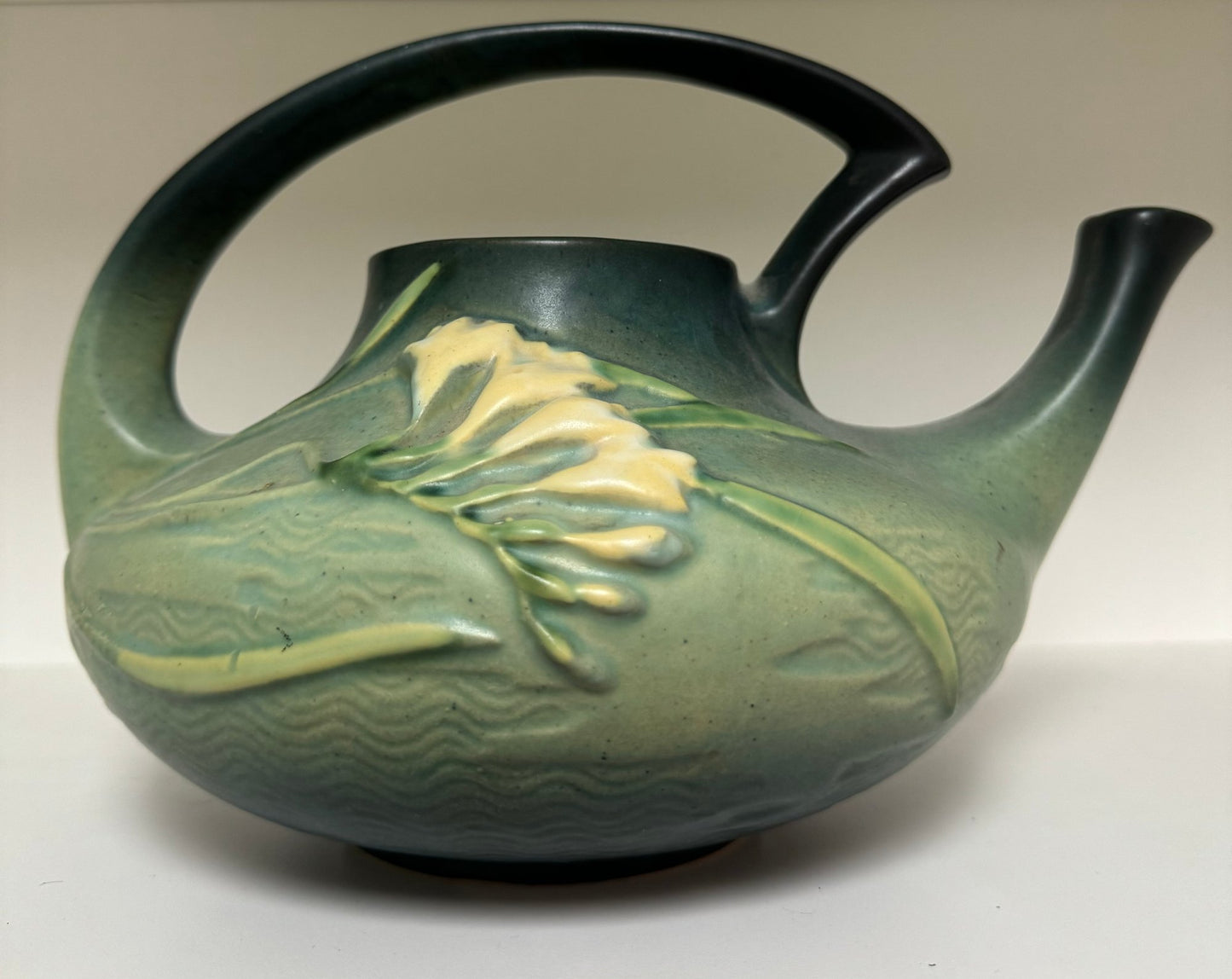 Roseville Freesia Green 60oz Teapot