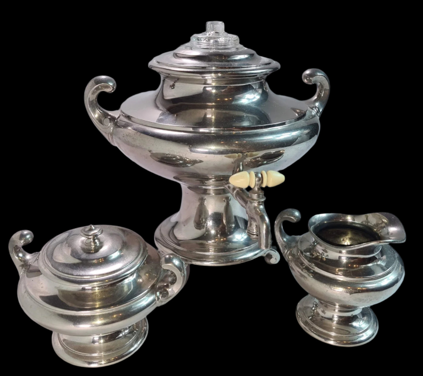 Landers, Frary & Clark Universal 420 No E9239 Coffee Percolator with Sugar Bowl and Creamer