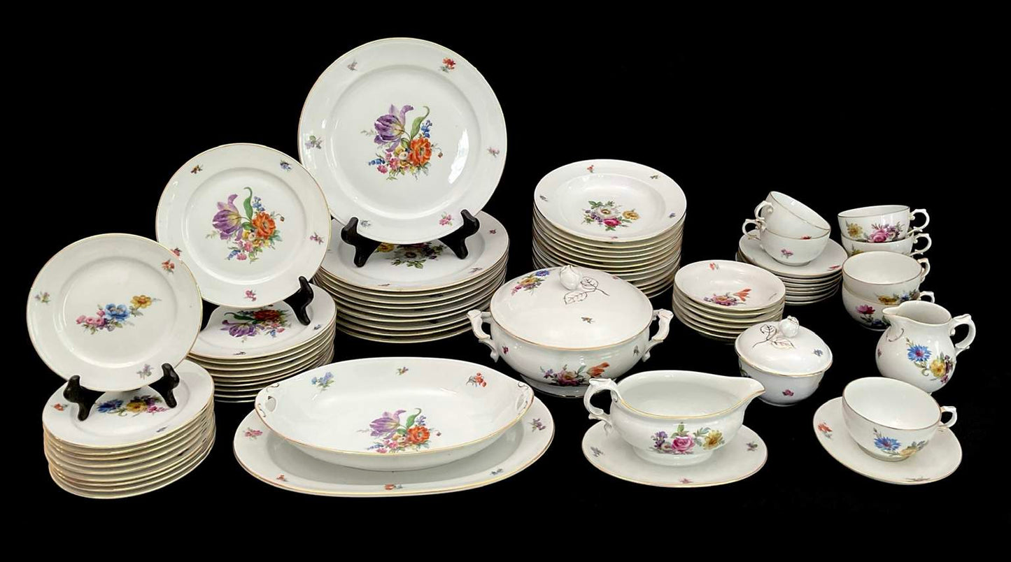 Exceptional set of Furstenberg “Ancestral Dresden” China - 71 pieces