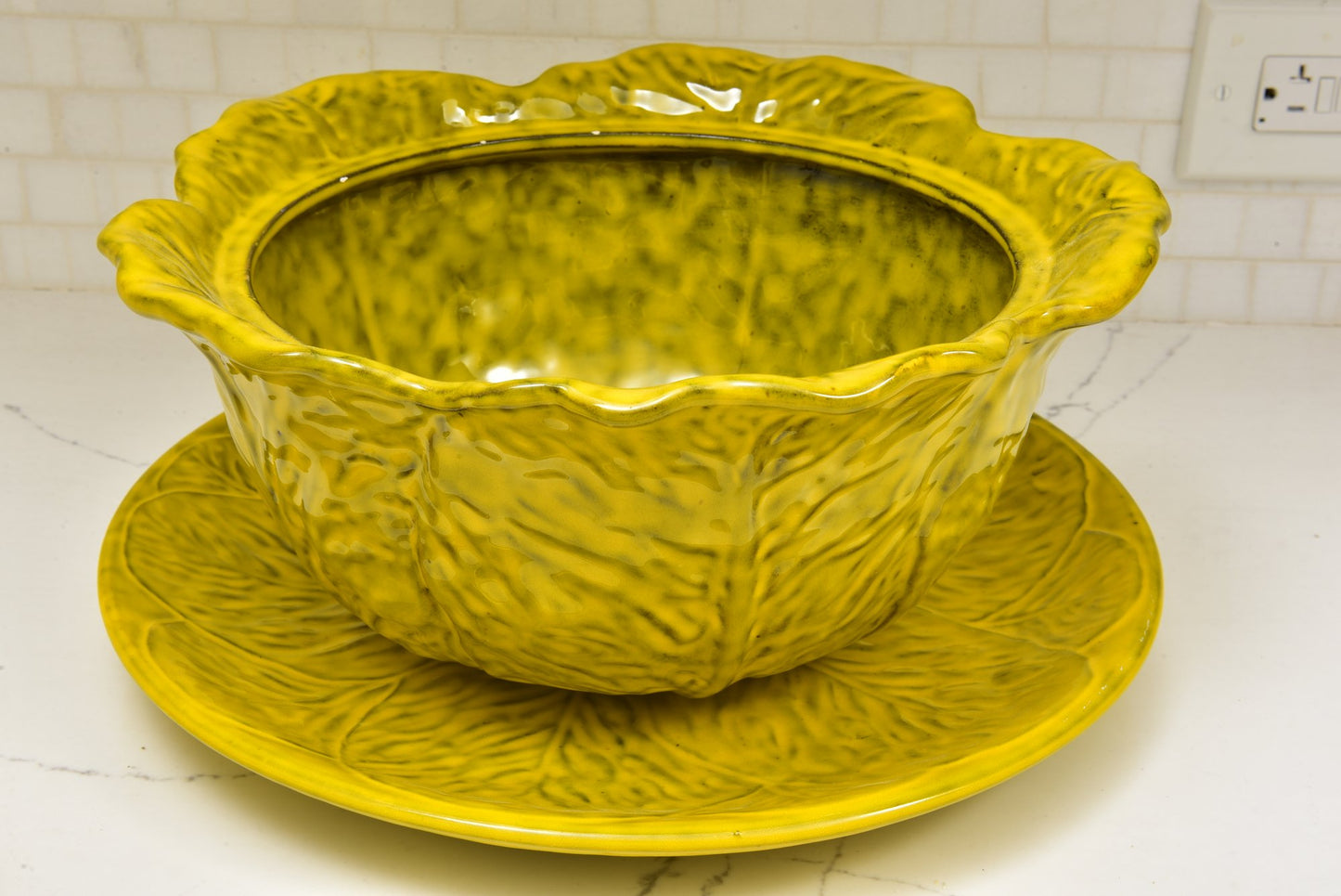 Signed Italian 1960s Large Cauliflower Leaf Majolica Tureen