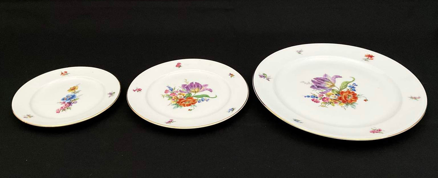 Exceptional set of Furstenberg “Ancestral Dresden” China - 71 pieces