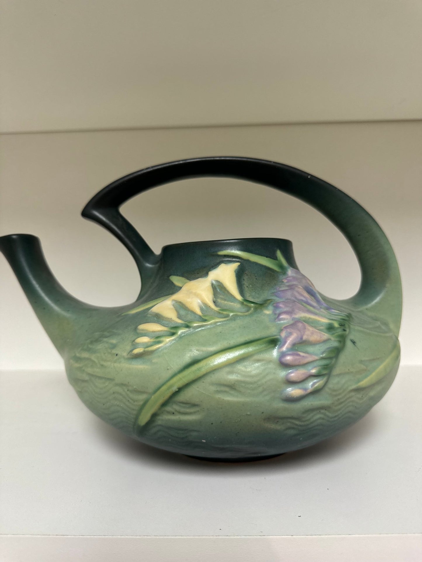 Roseville Freesia Green 60oz Teapot