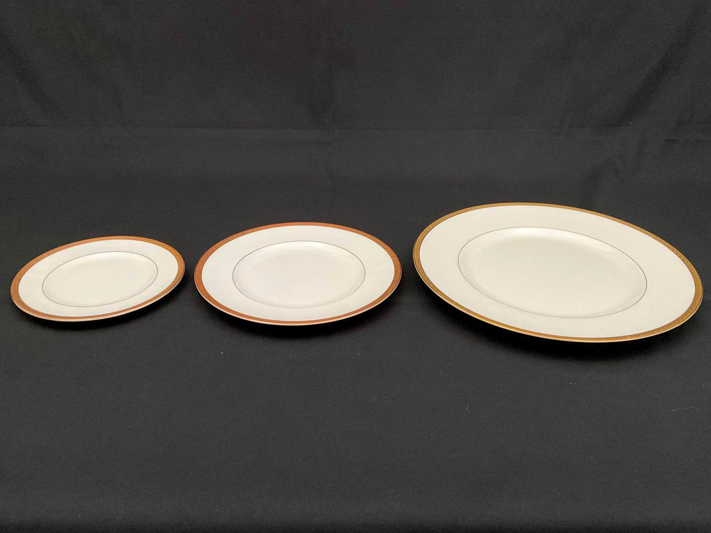 Exceptional set of Royal Worcester “Coventry” China - Service for 8