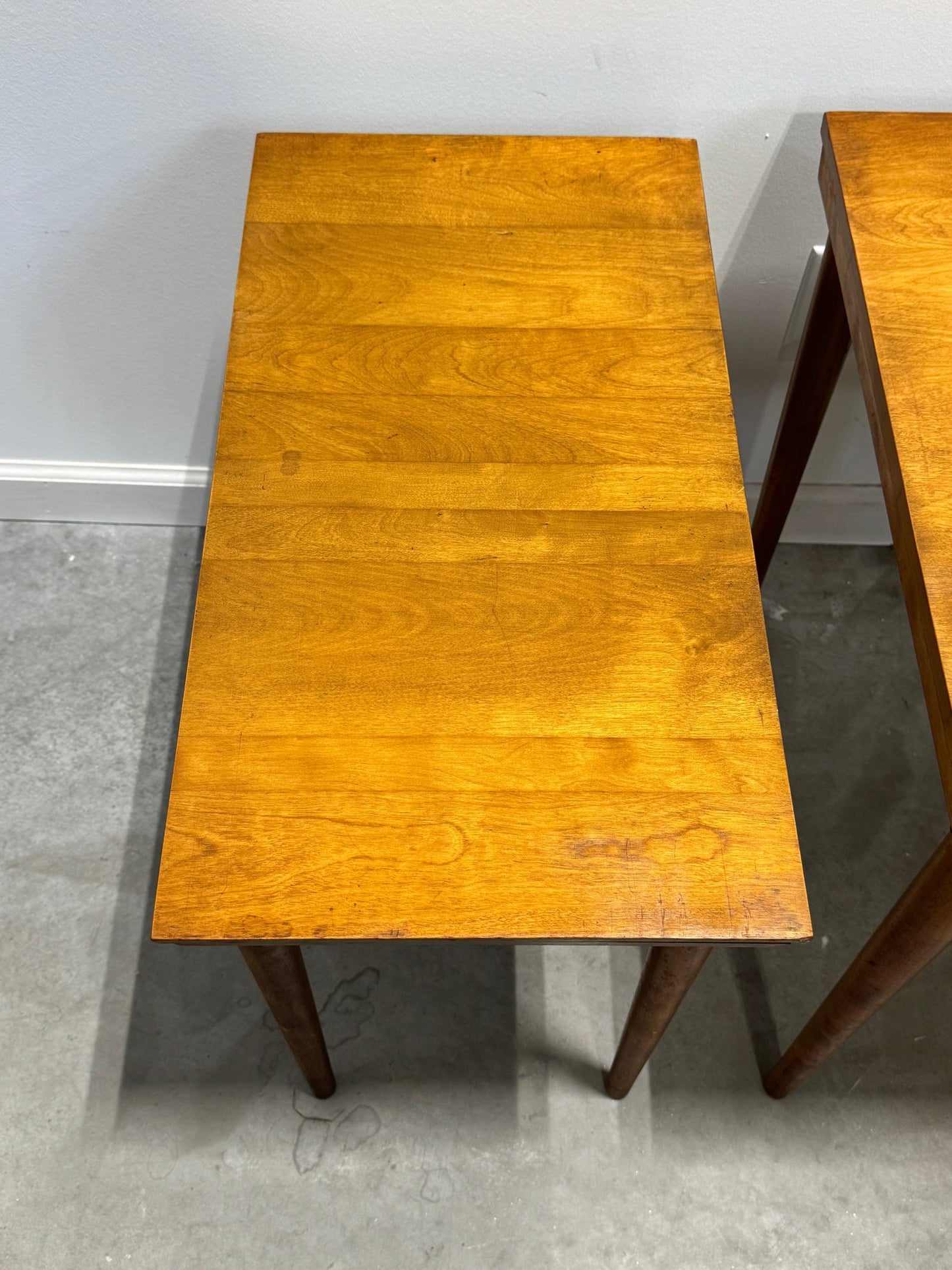 Set of Three Russel Wright for Conant Ball American Modern Maple Nesting Tables, c. 1940s–1950s