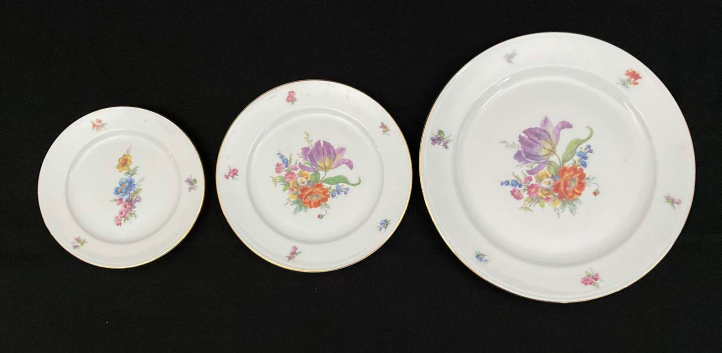 Exceptional set of Furstenberg “Ancestral Dresden” China - 71 pieces