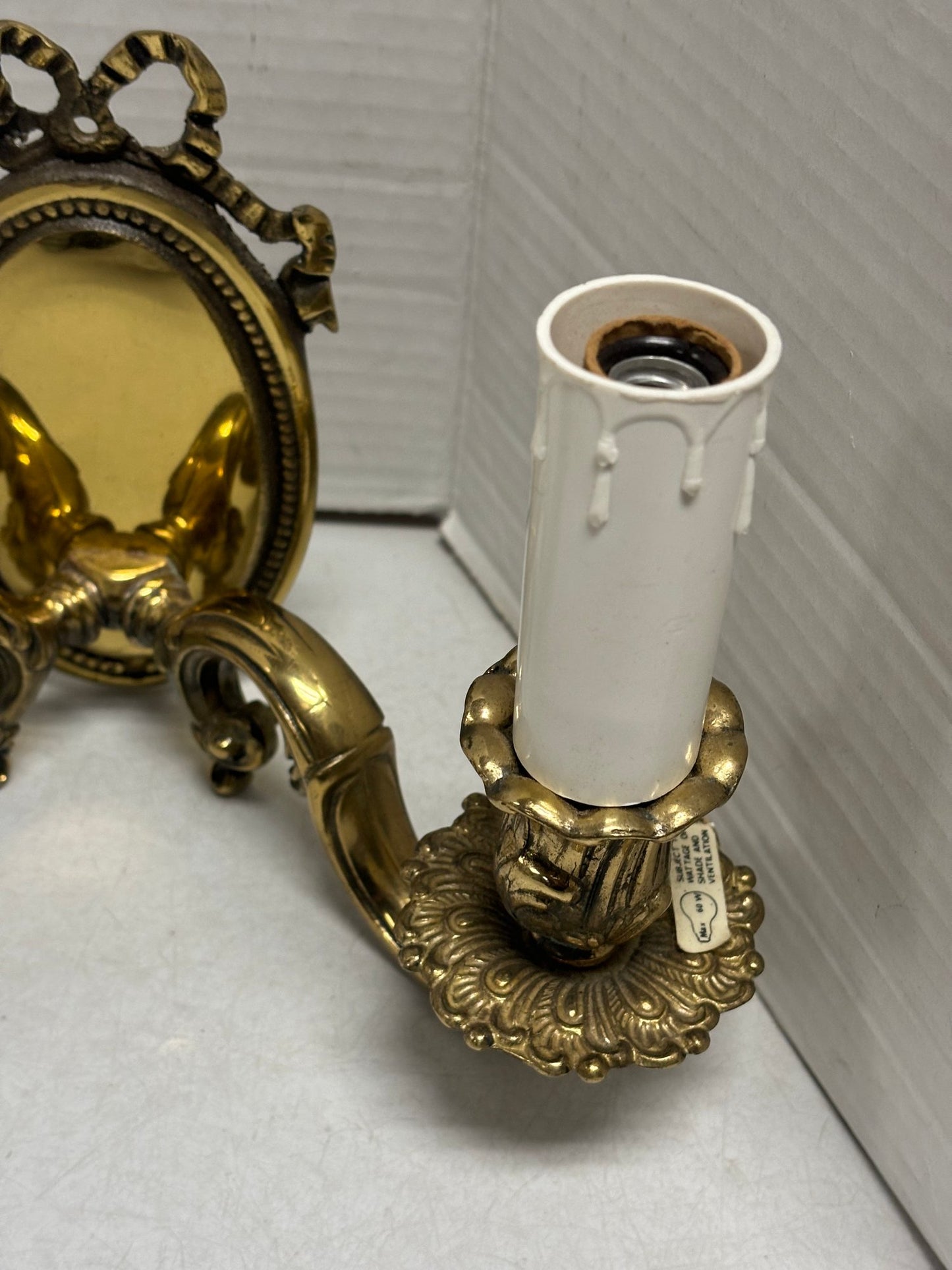 Vintage Pair Of Lovely Bronze Wall Sconces (2/3)