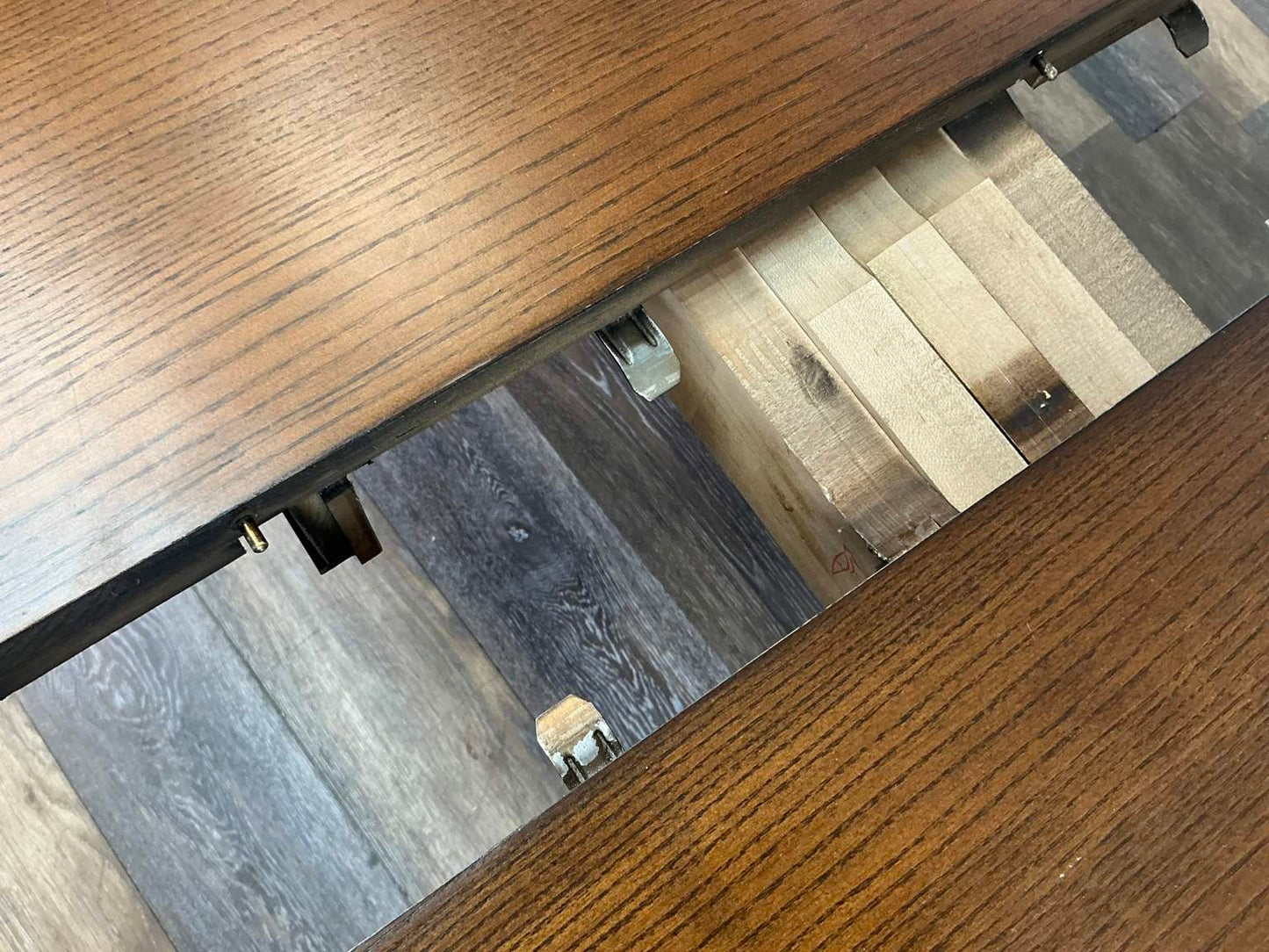 Hickory “Ingold” Mahogany Oval Expansion Dining Table