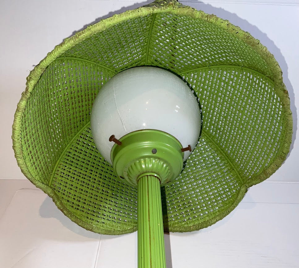 Vintage Tulip Lime Green Wicker Table-Nightstand Lamp MCM