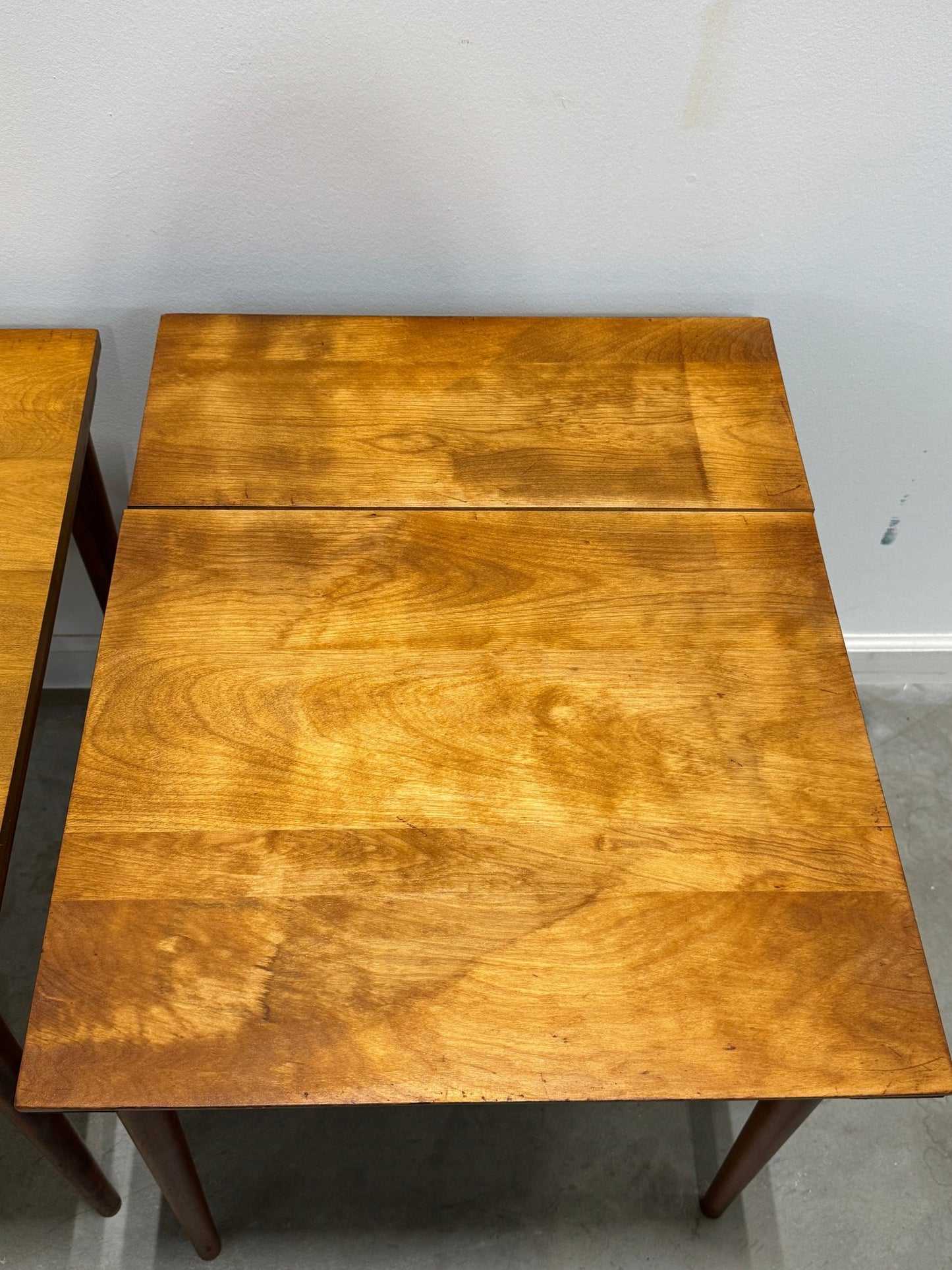 Set of Three Russel Wright for Conant Ball American Modern Maple Nesting Tables, c. 1940s–1950s