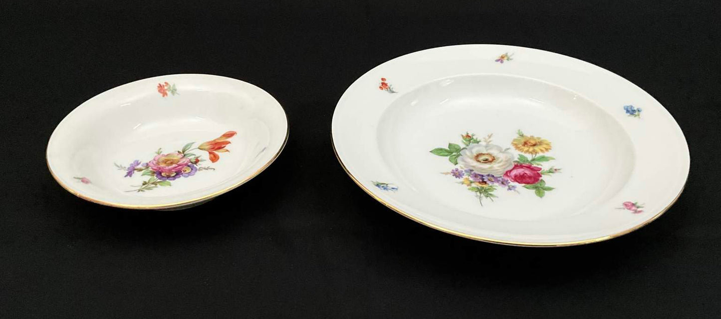 Exceptional set of Furstenberg “Ancestral Dresden” China - 71 pieces