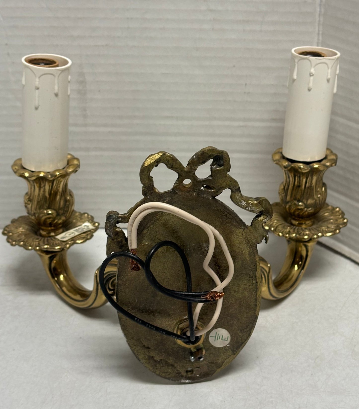 Vintage Pair Of Lovely Bronze Wall Sconces (3/3)