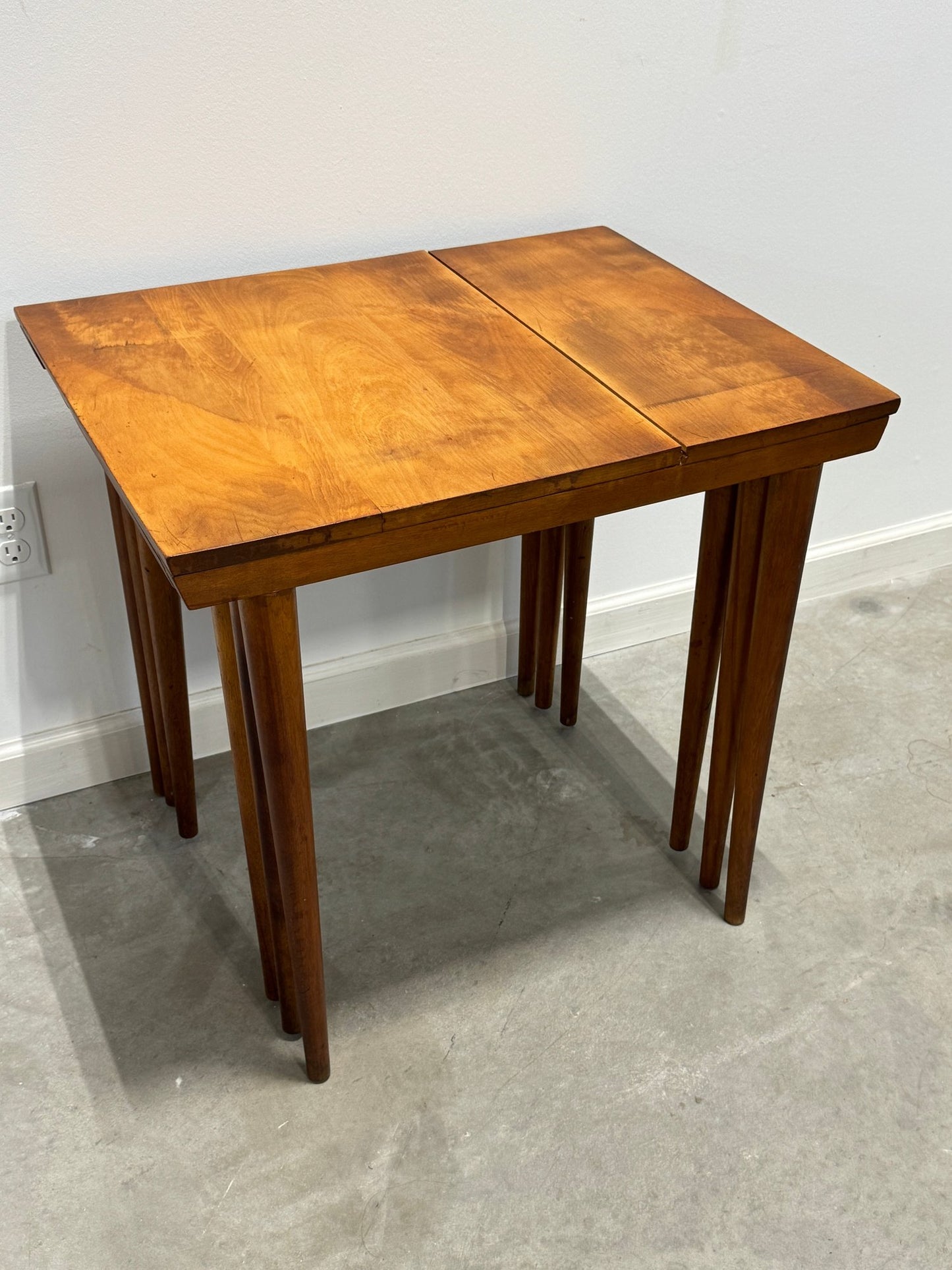 Set of Three Russel Wright for Conant Ball American Modern Maple Nesting Tables, c. 1940s–1950s